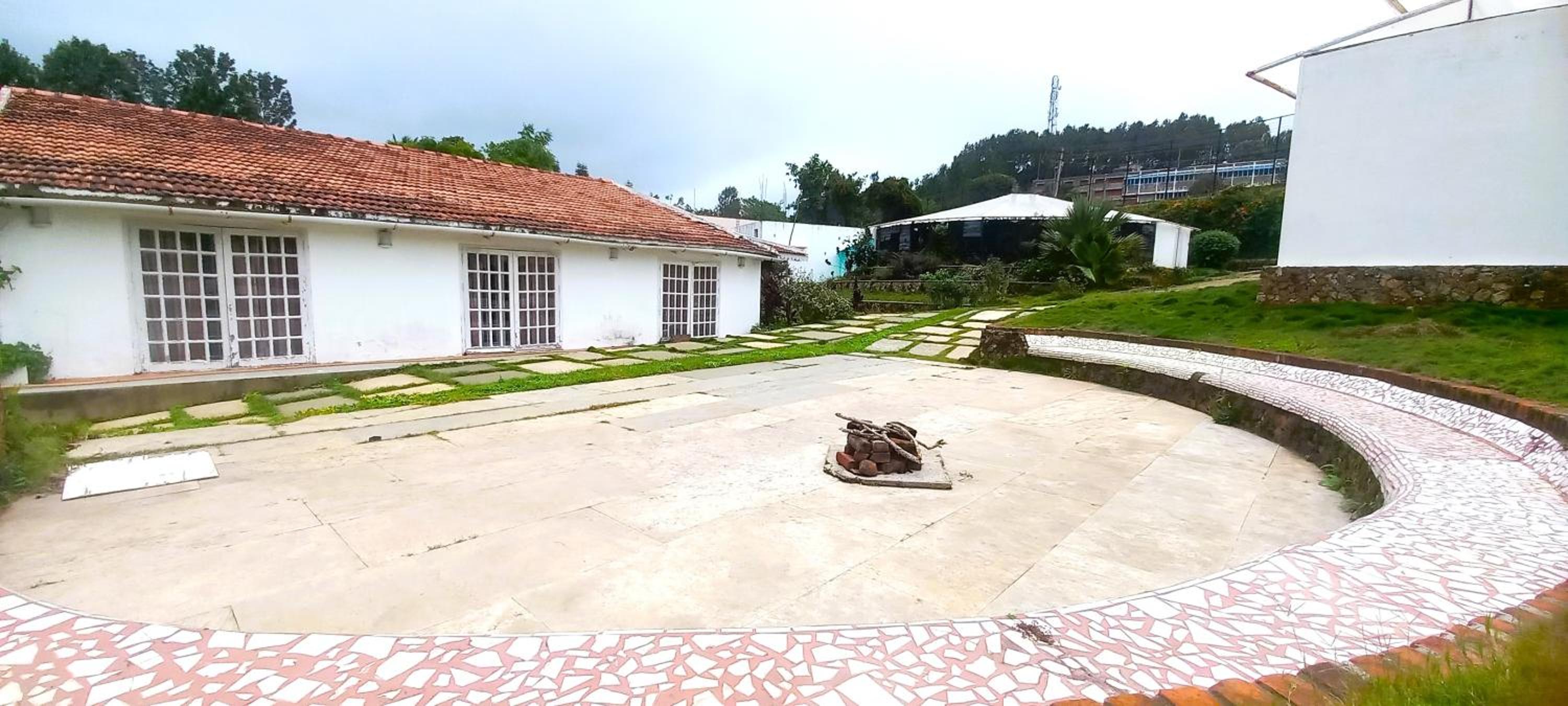 iSTAYS - The Colonial Villa, Yercaud view 2