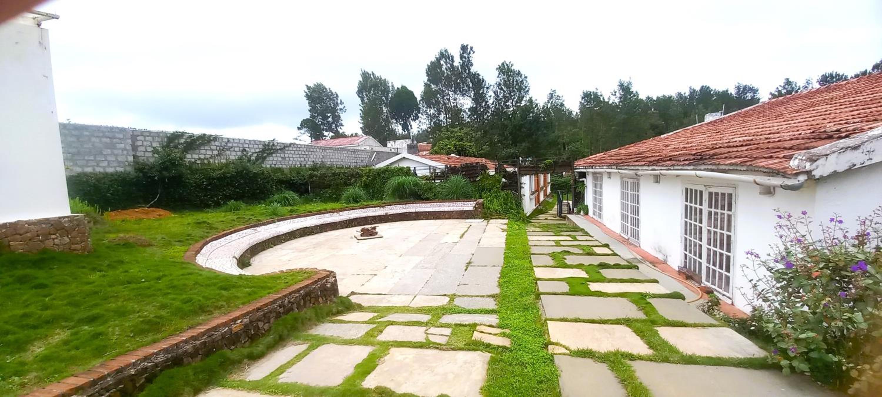iSTAYS - The Colonial Villa, Yercaud view 4