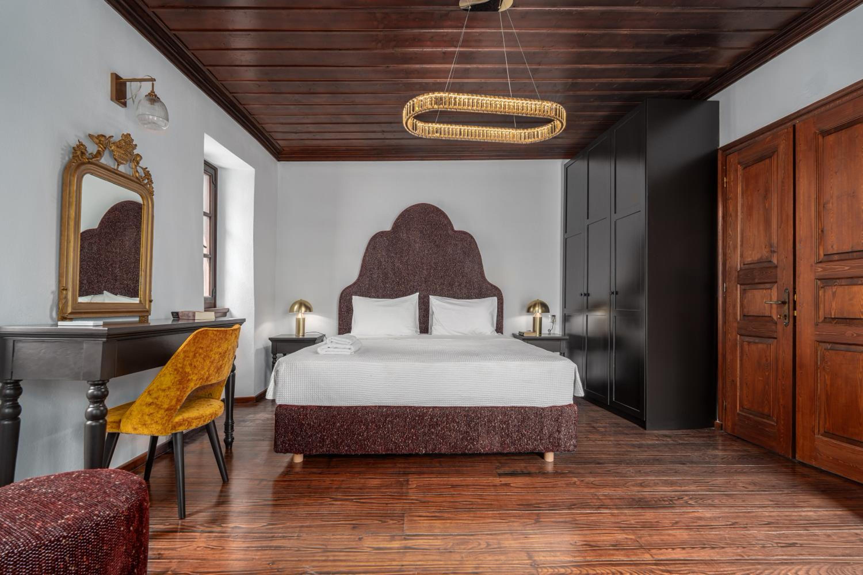 Telegraphus Boutique Home