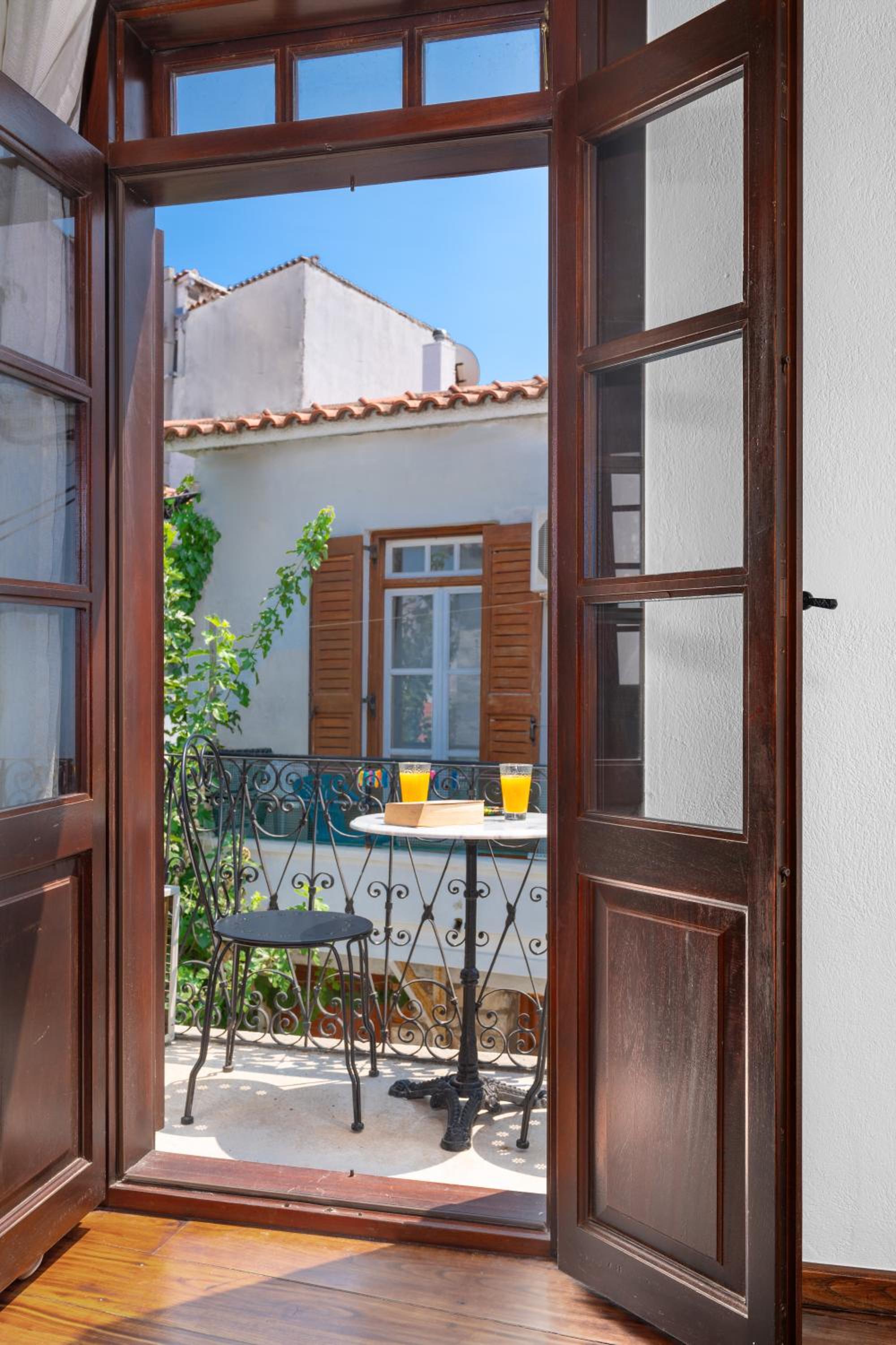 Telegraphus Boutique Home