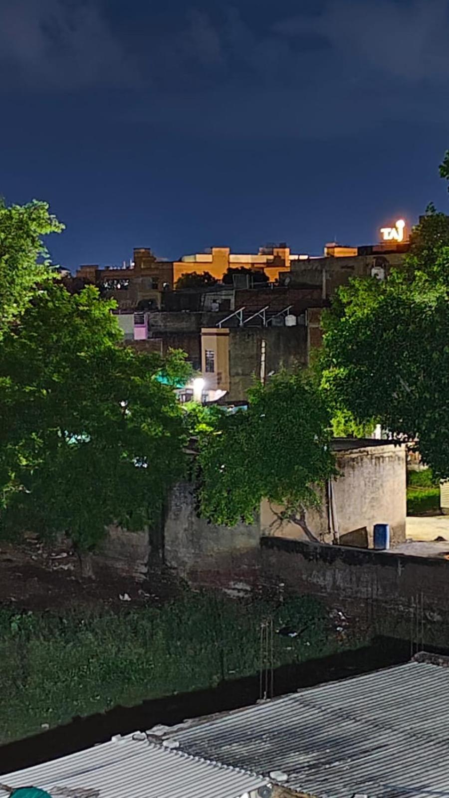 Sunrise Homestay Agra Near Taj Mahal