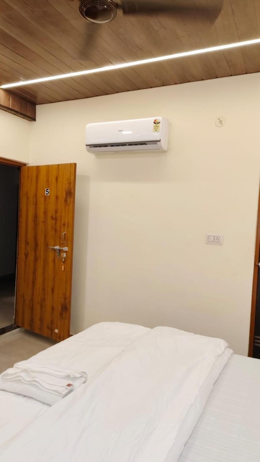 Sunrise Homestay Agra Near Taj Mahal
