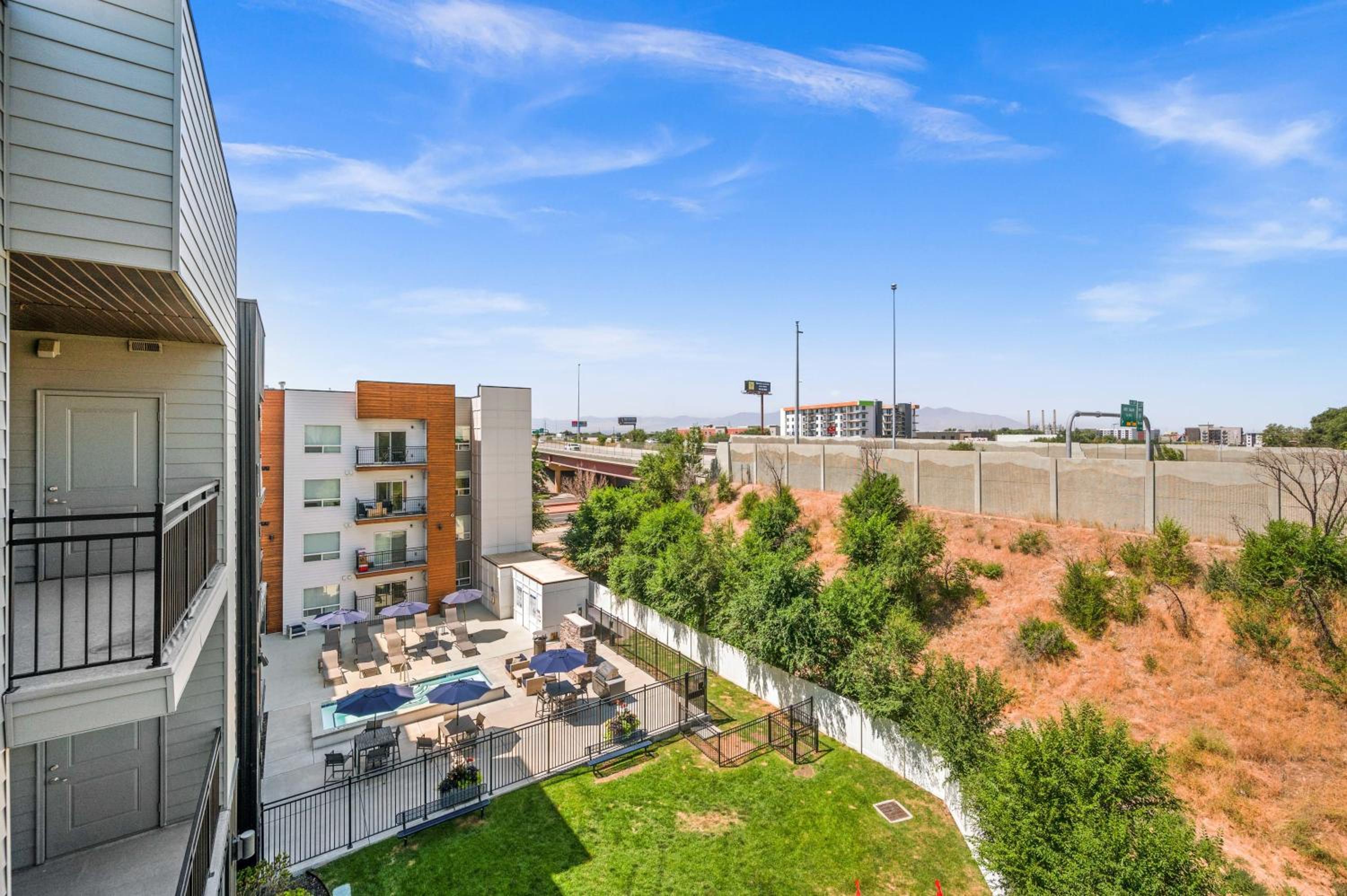 Hotel Serene Space With Easy City Access