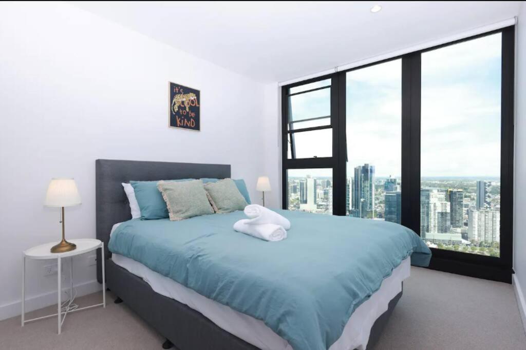 44D Stunning Ocean view 3Bedroom Abnb Apartment with Free parking