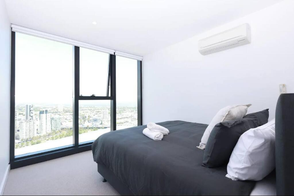 44D Stunning Ocean view 3Bedroom Abnb Apartment with Free parking