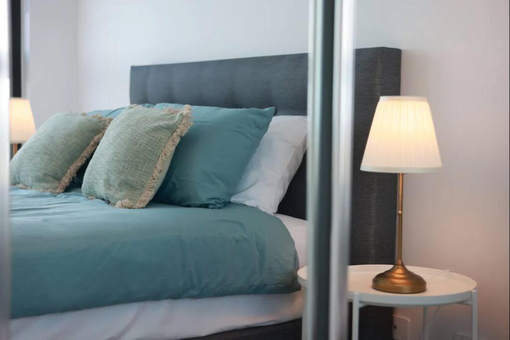 44D Stunning Ocean view 3Bedroom Abnb Apartment with Free parking