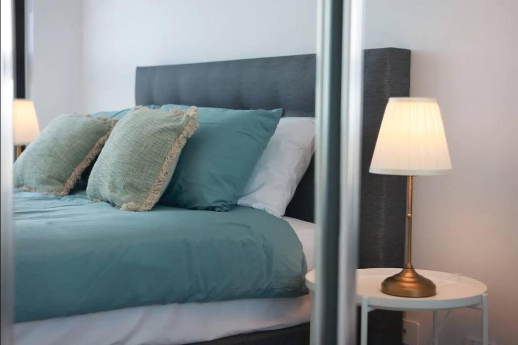 44D Stunning Ocean view 3Bedroom Abnb Apartment with Free parking