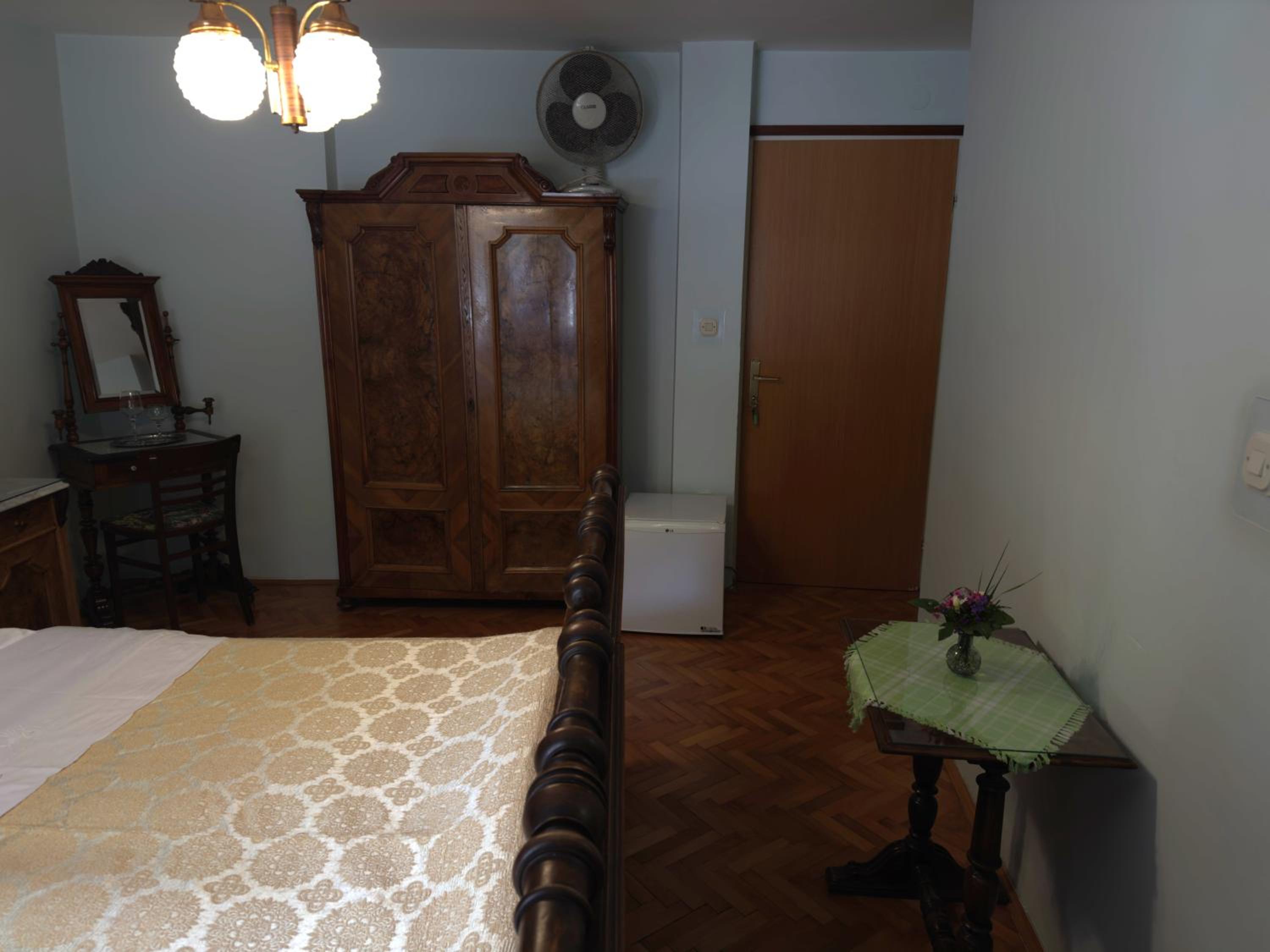 Photo 43