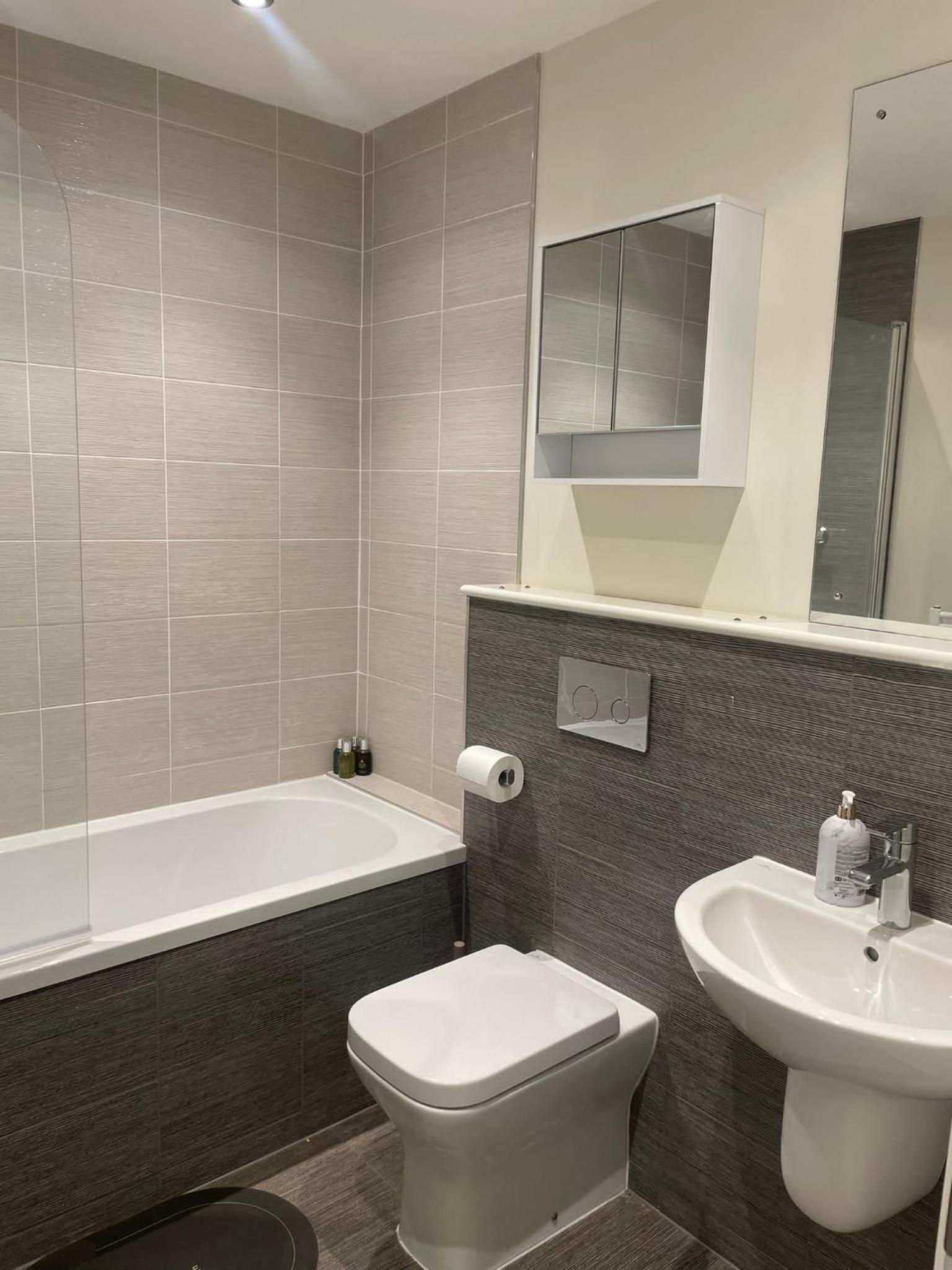 Queen Street Quayside Apartment, NE1 Grade 2 Listed view 5