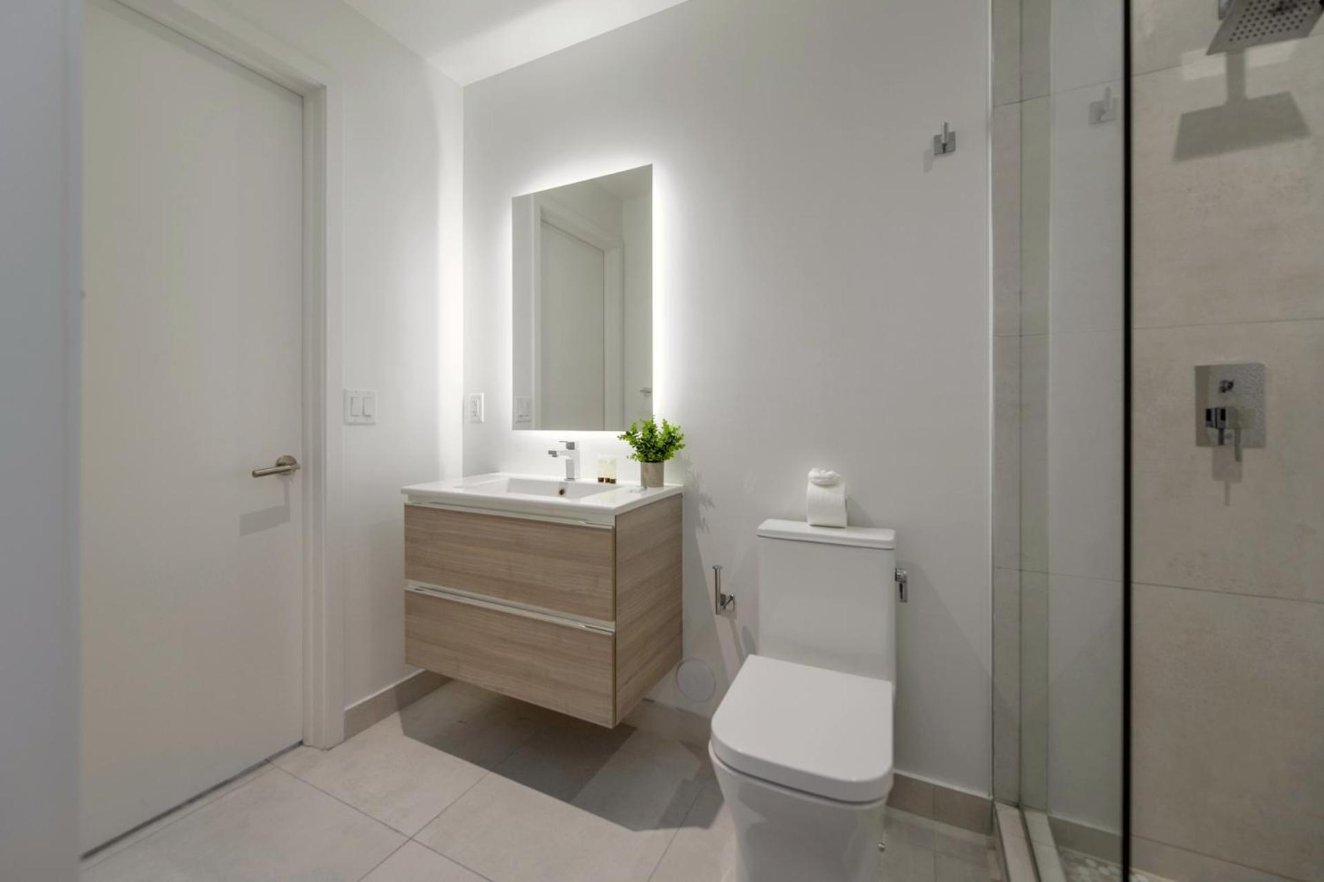 Condo with Amazing Views in the Heart of Brickell