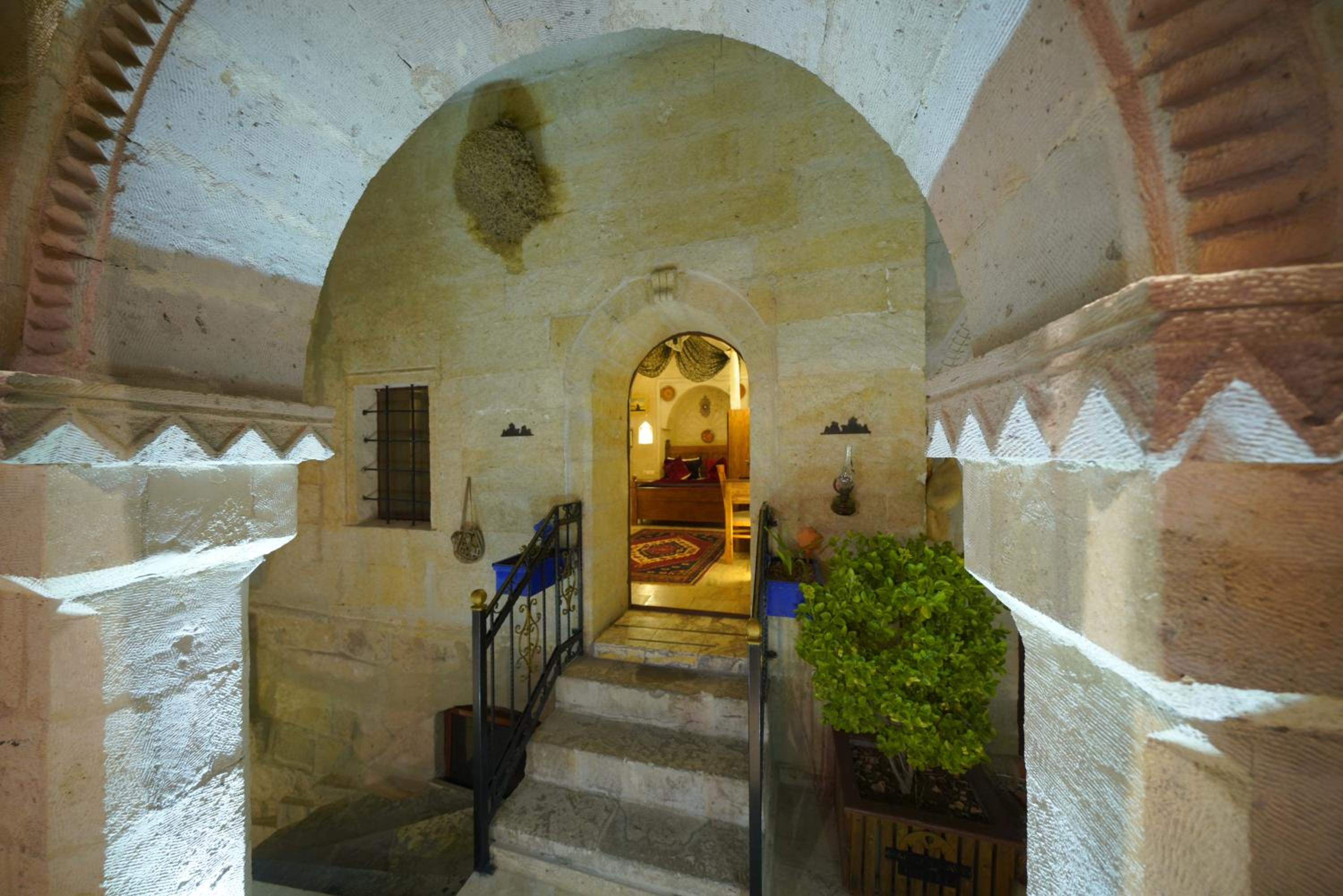 Maccan Cave Hotel - Image 47