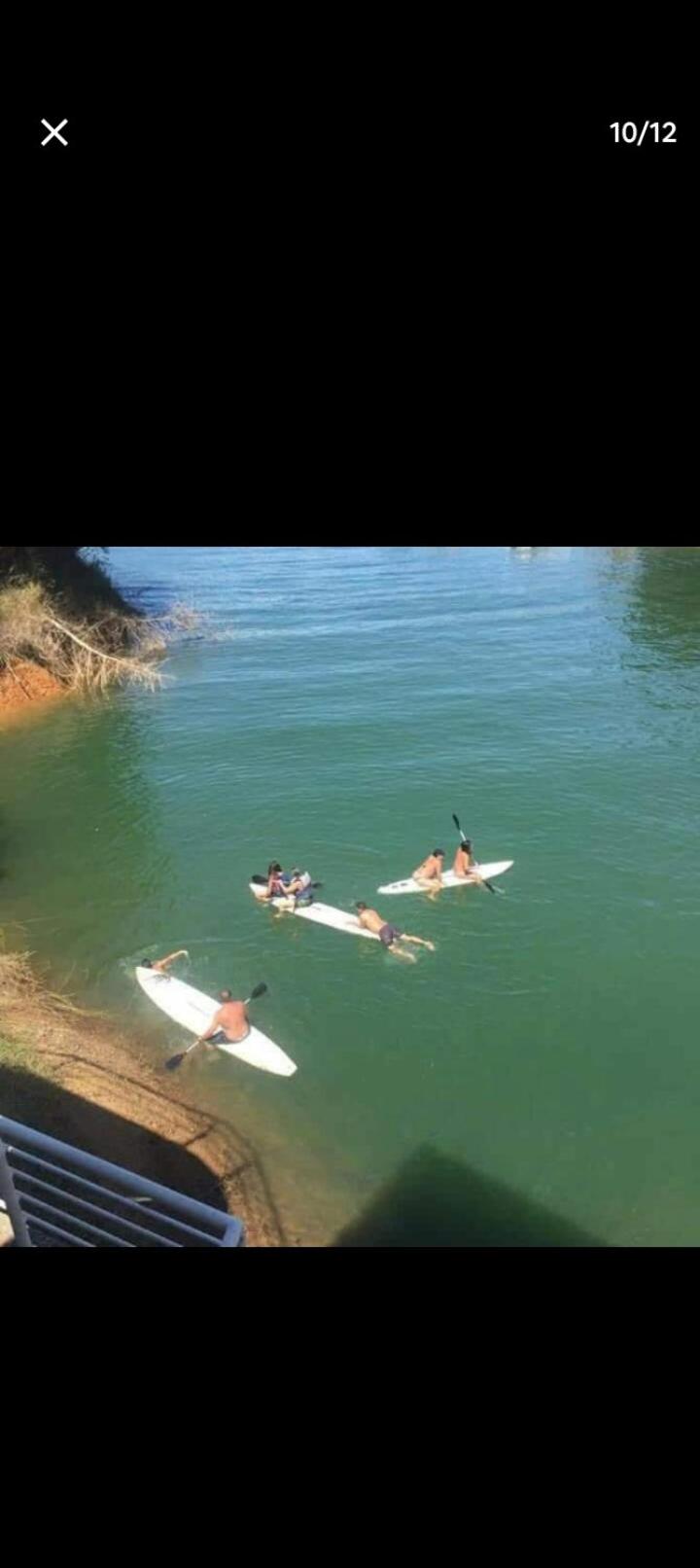 Cabaña parejas frente al lago