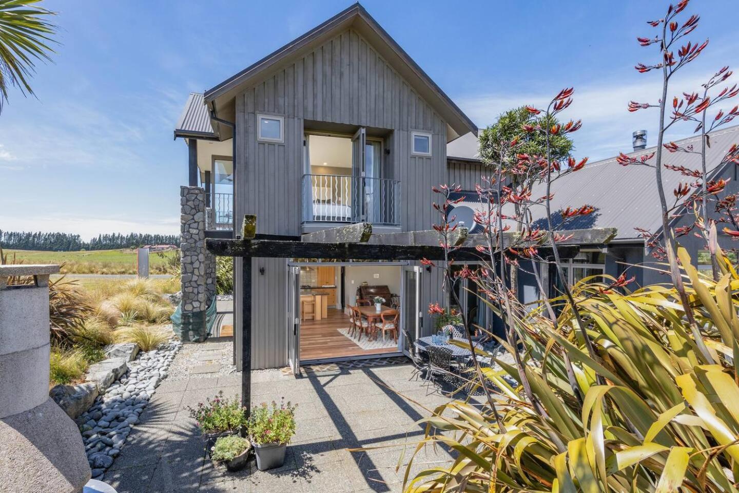 Luxurious Alpine Retreat view 5