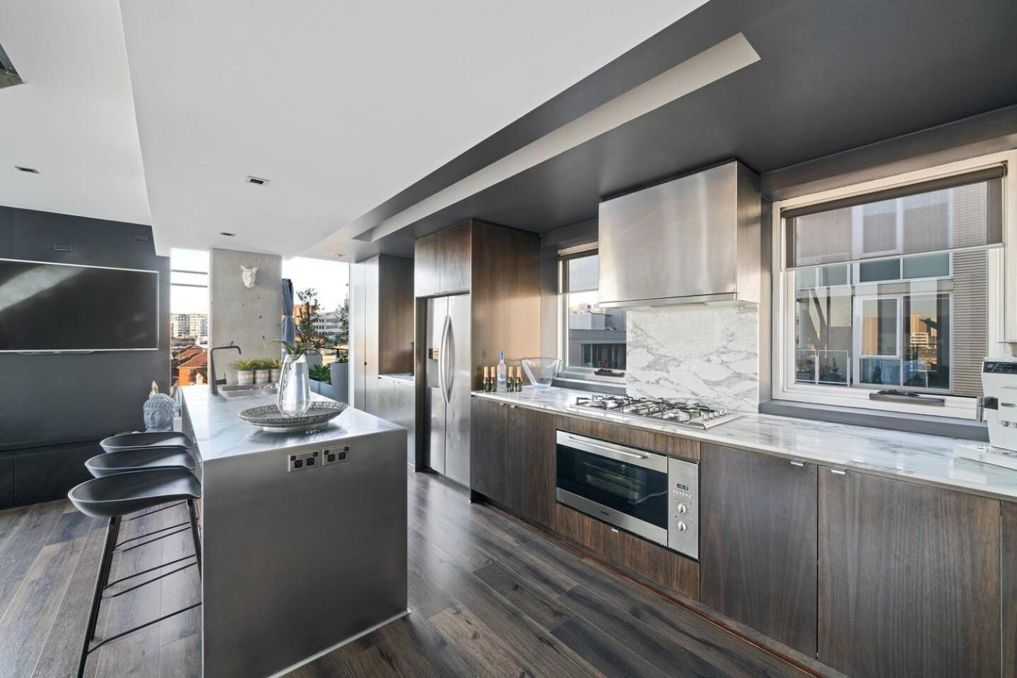 Stellar Lux Living, Pool and Gym