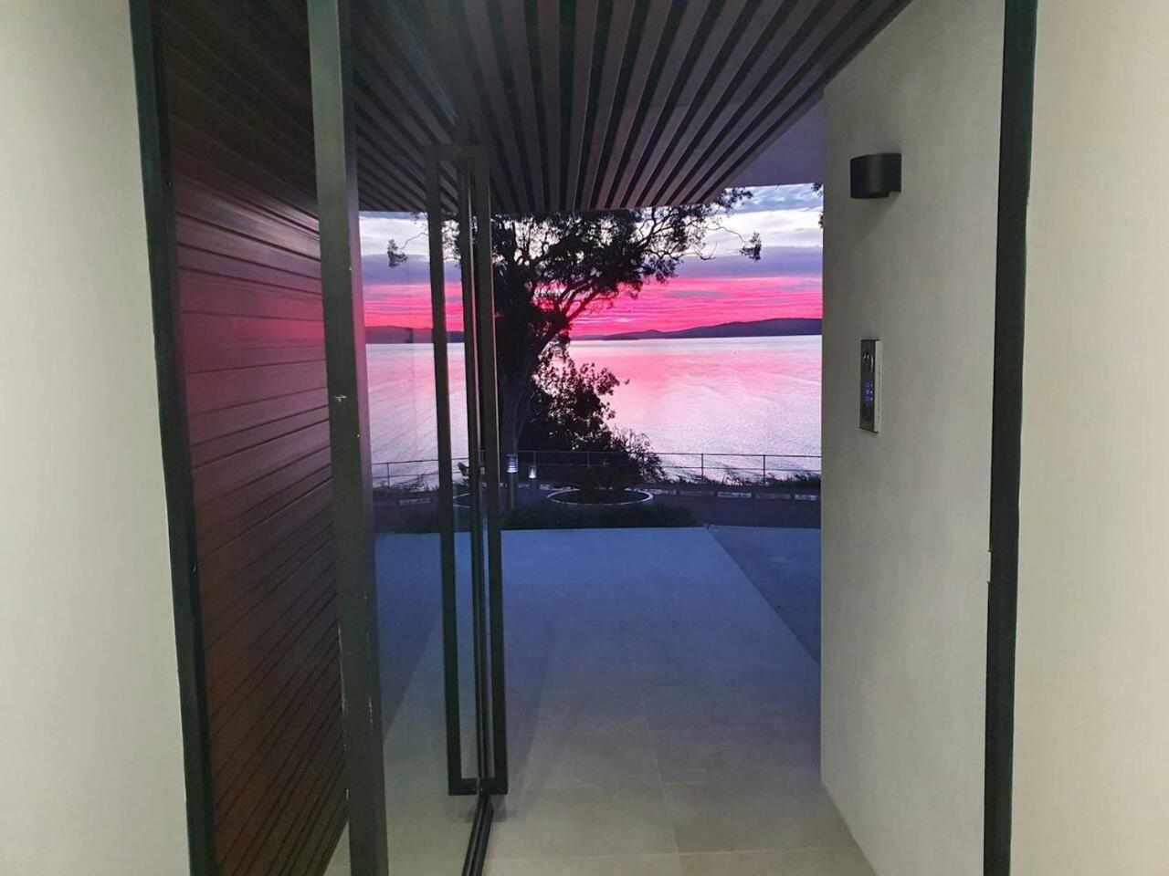 Vue Two - Nelson Bay Waterfront Luxury