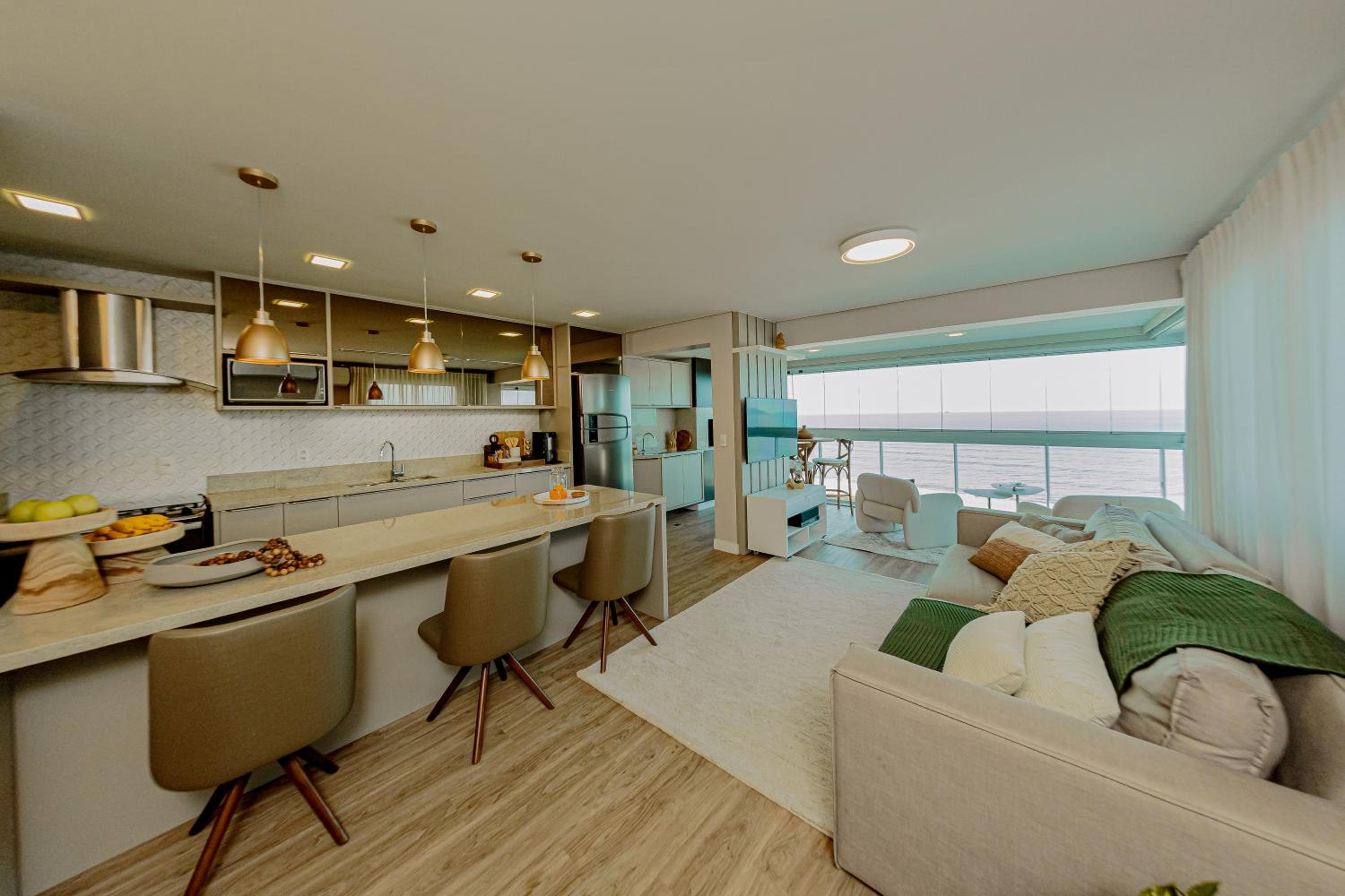 Apto Vista Mar Home Club Pé na Areia 3 Quartos Ares Condicionados Cozinha Completa Piscina Aquecida Jacuzzi Sauna Academia Quadra Playground Salão de Jogos