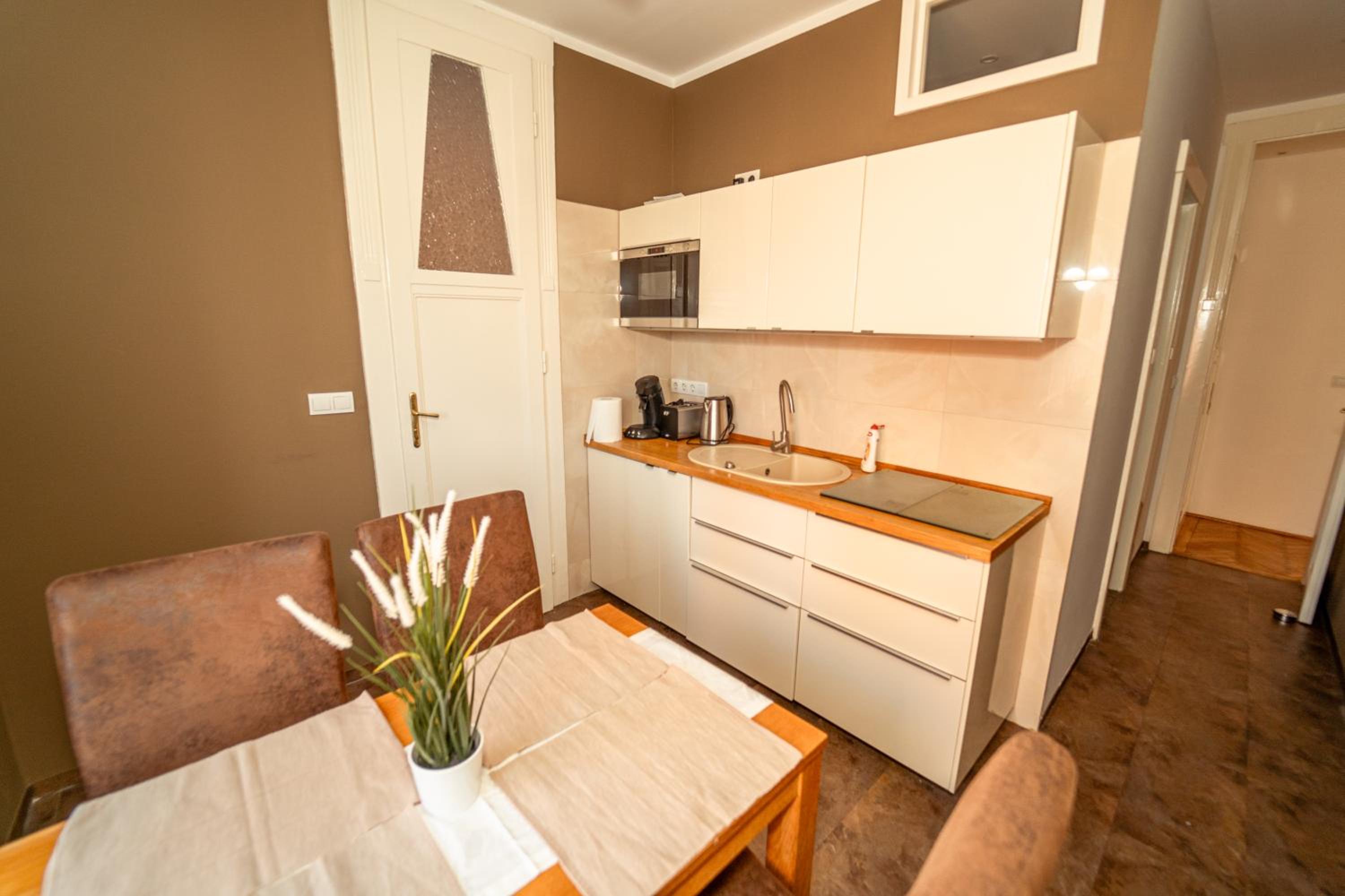 Suite Apartment Hidden Gem next Synagouge - B view 2