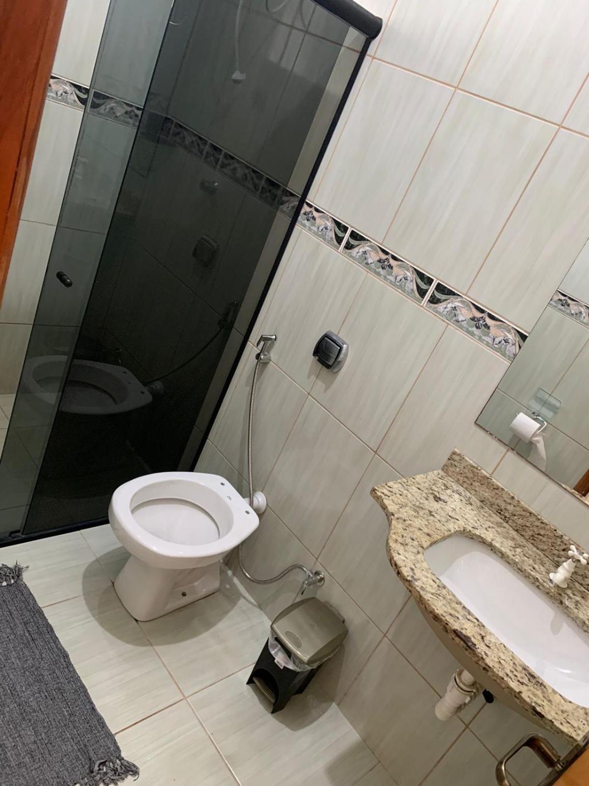Duplex familiar com piscina de aquecimento solar