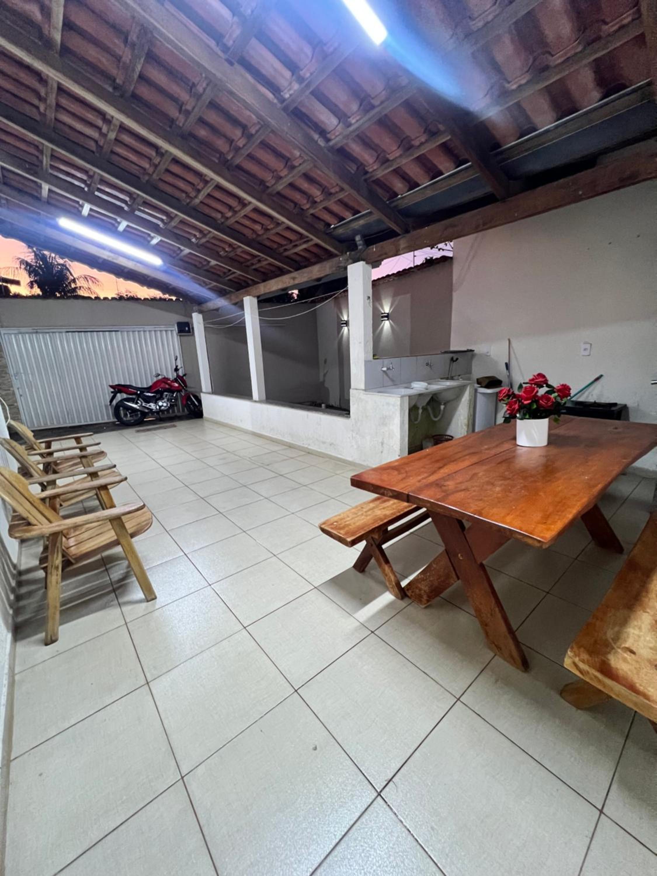 Duplex familiar com piscina de aquecimento solar