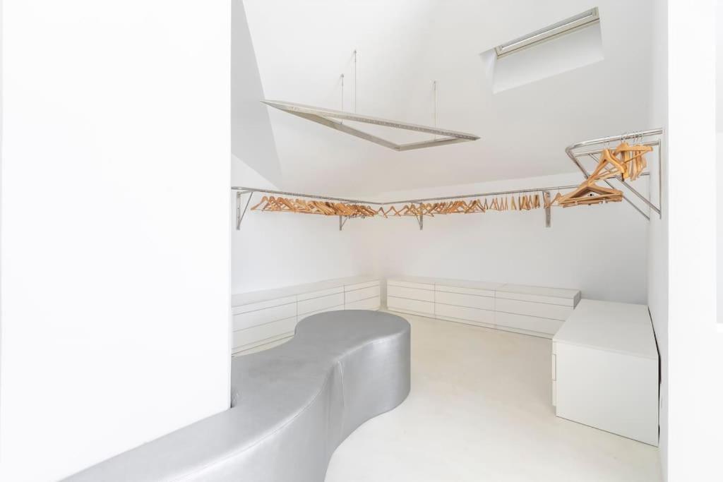 Luxury Penthouse Prime Location