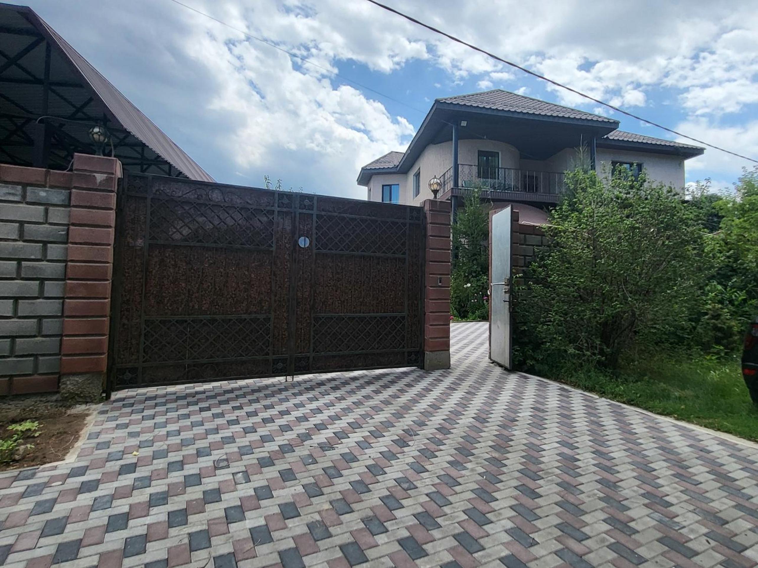Almaty guest house view 4