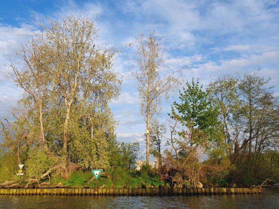 Traum am Wasser - romantische Erholung in Berlin