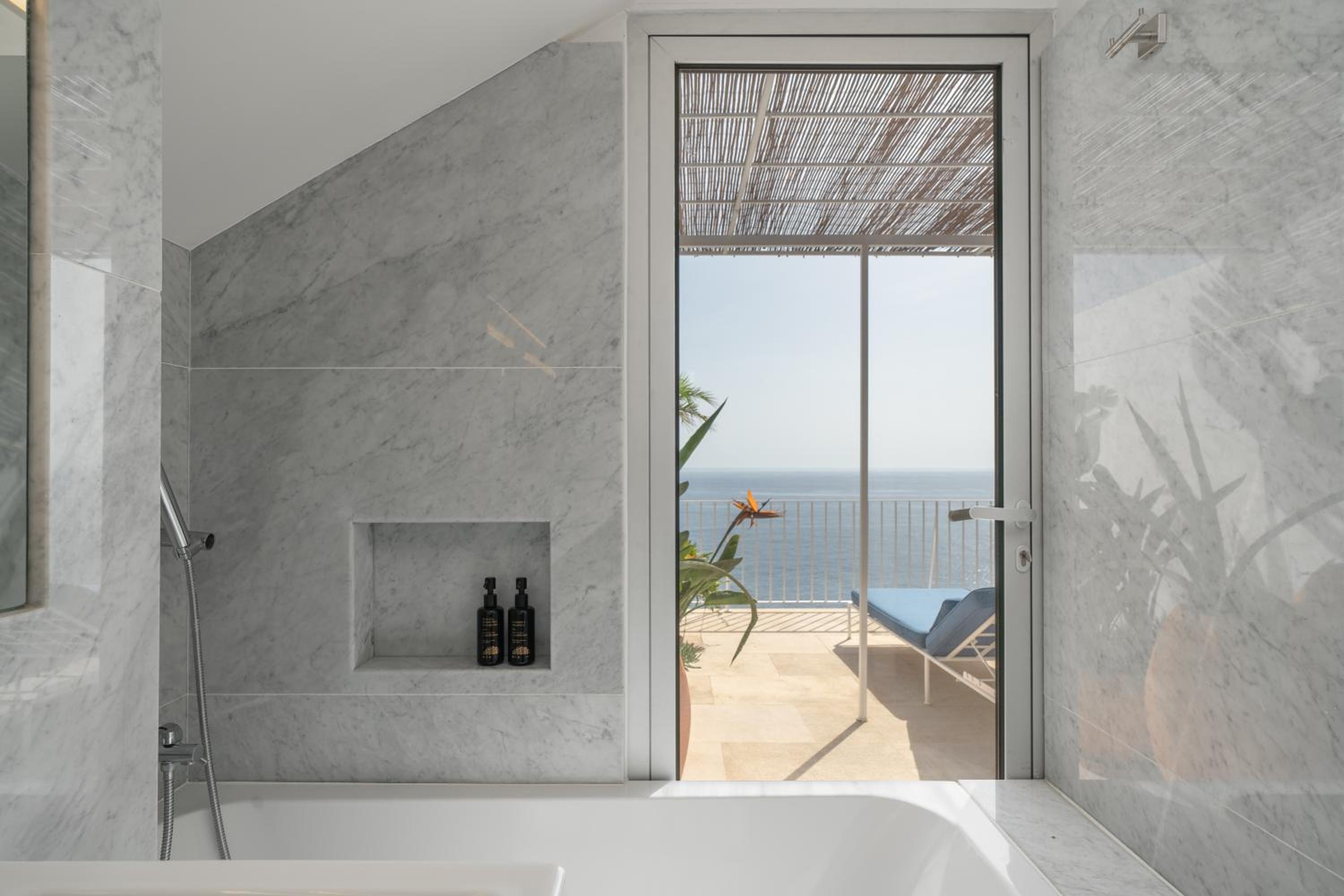 Casa Mar Dream House Old Town Funchal view 2
