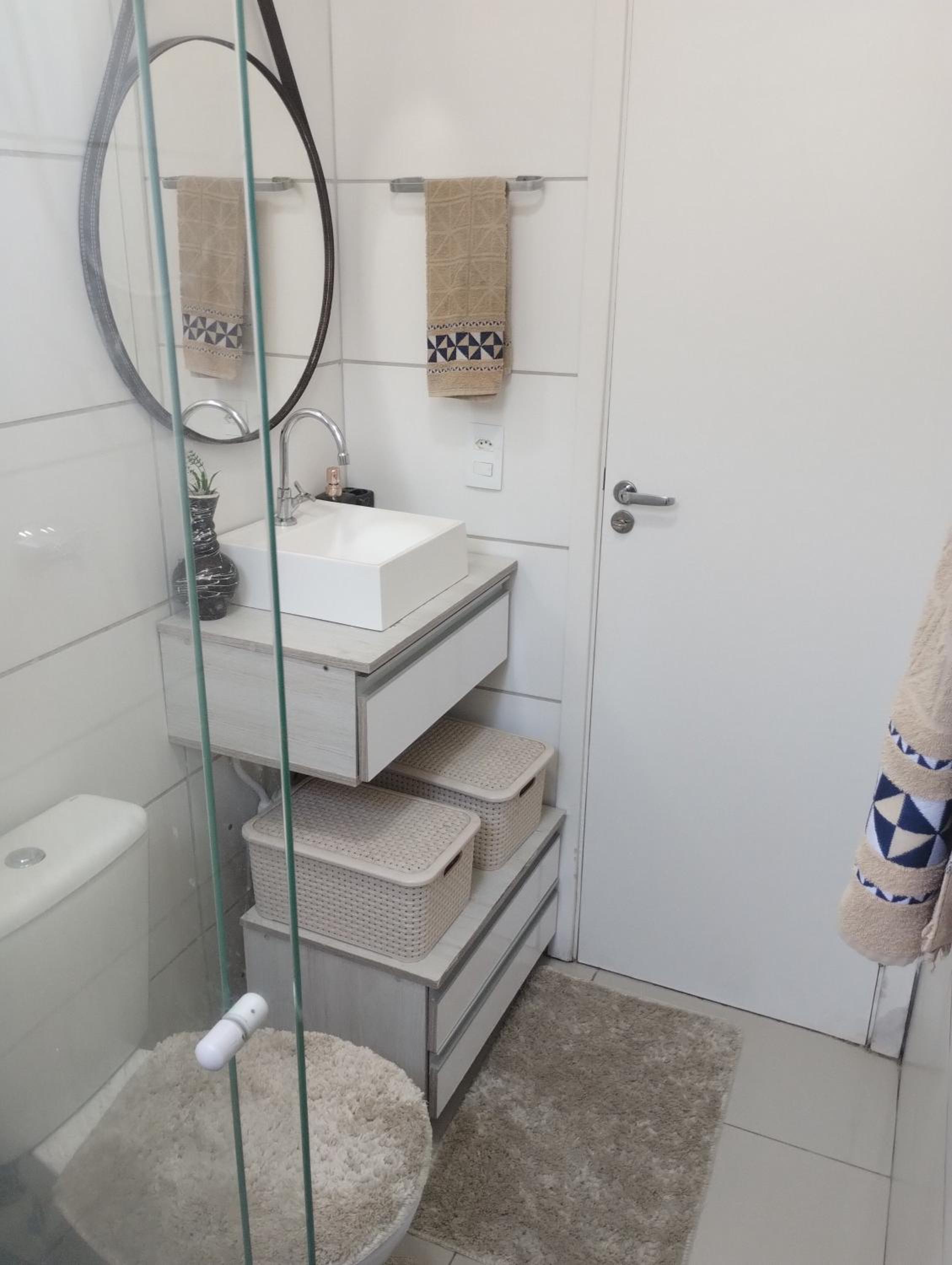 Apto condomínio portaria 24 hrs