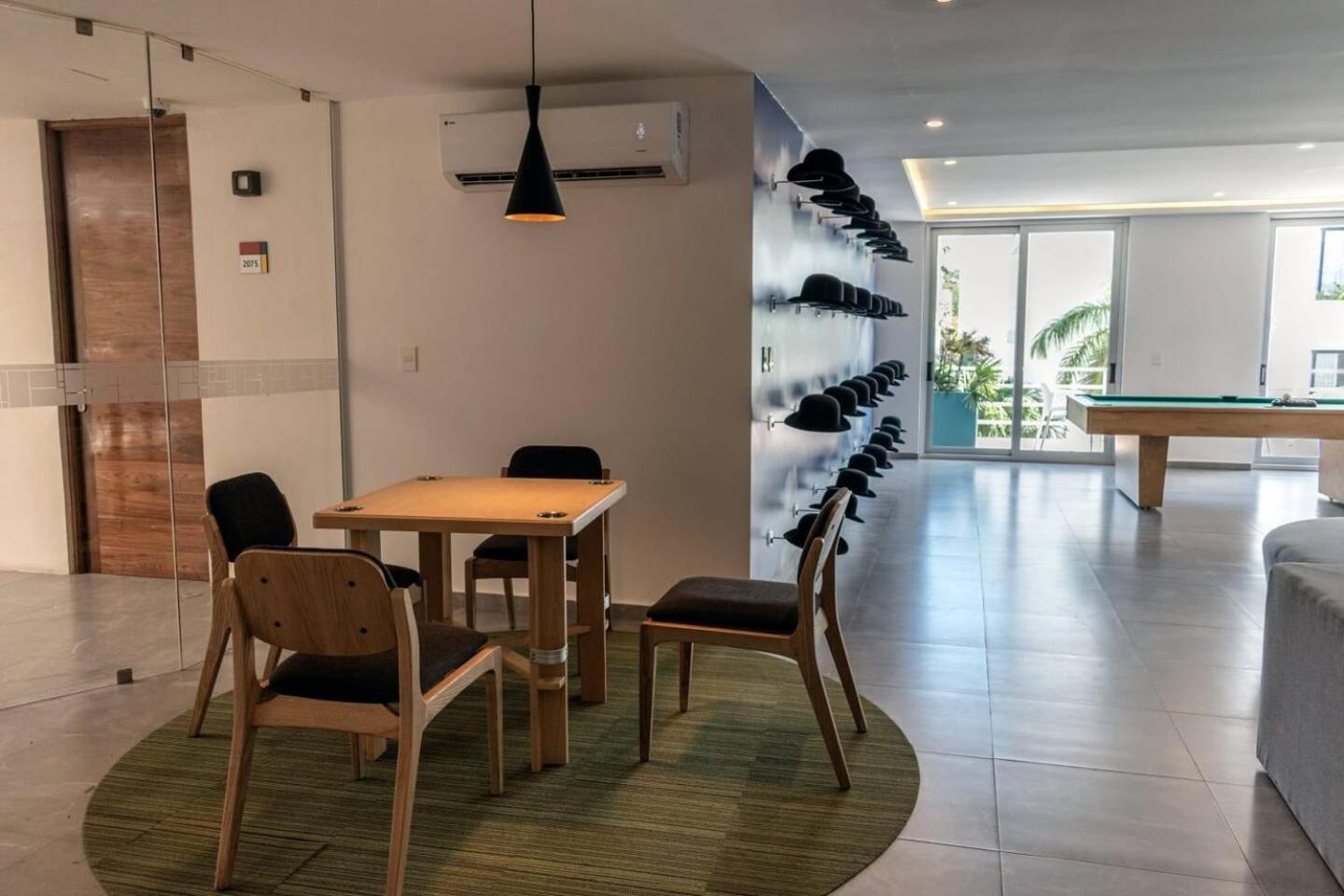 Private Room with mini fridge, 200MB Wifi view 5