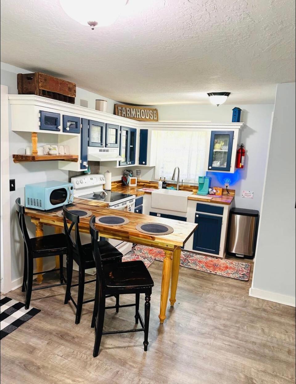 Laurel Vacations - Cici's Guest House - Property Image 25