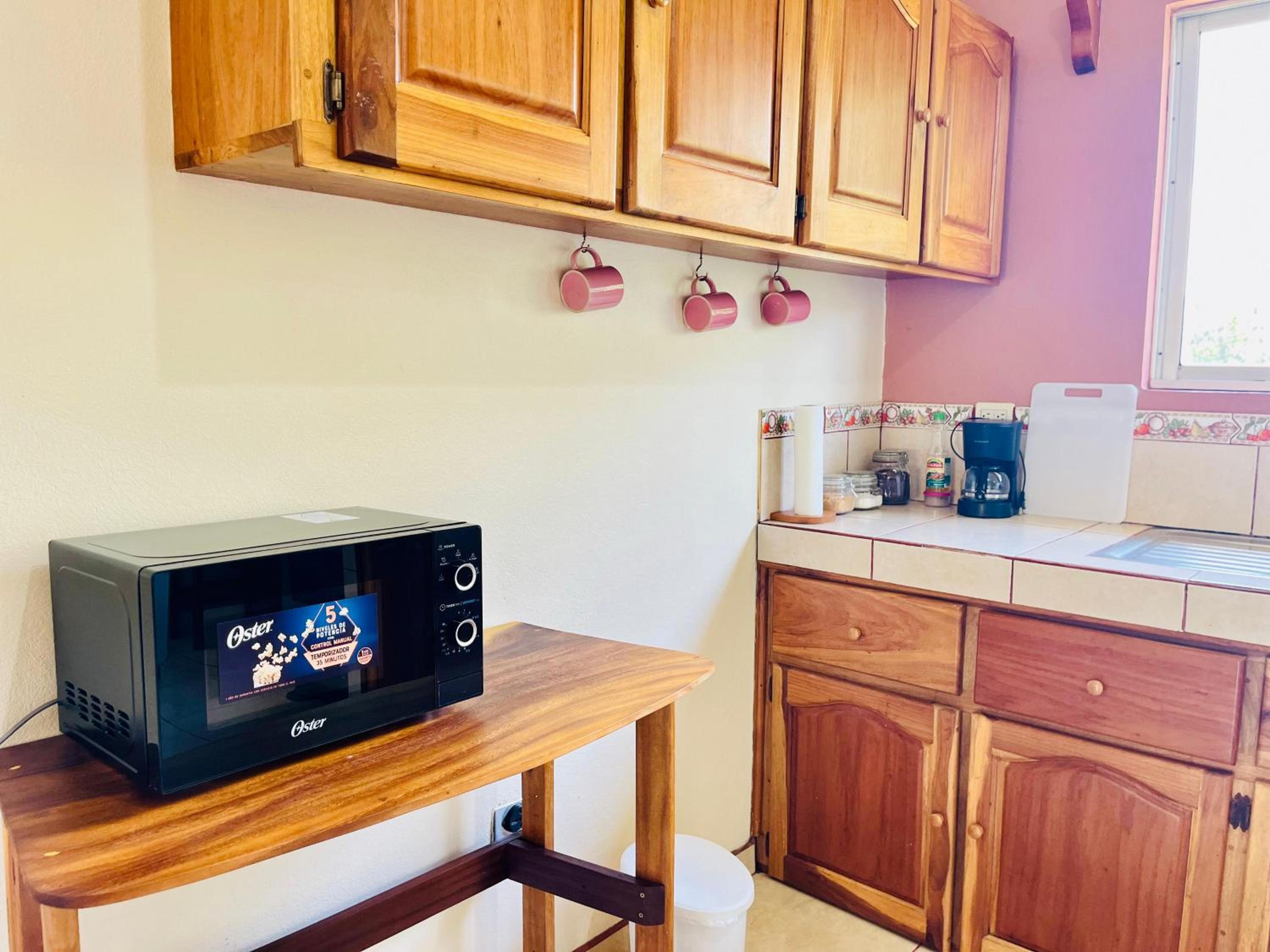 Charming Casa Aura, near lake Arenal in Nuevo arenal, pet friendly- Casas Airelibre