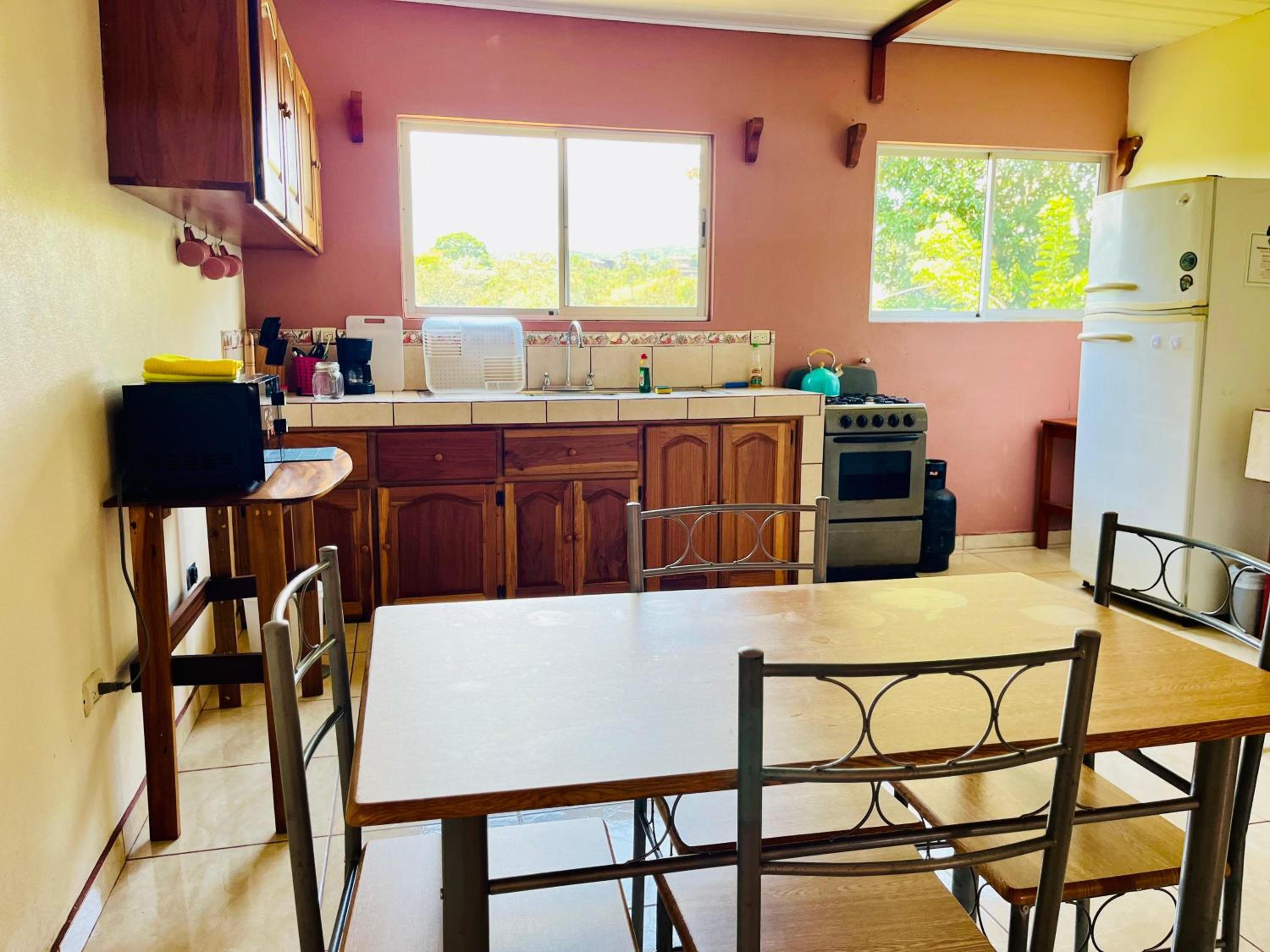 Charming Casa Aura, near lake Arenal in Nuevo arenal, pet friendly- Casas Airelibre