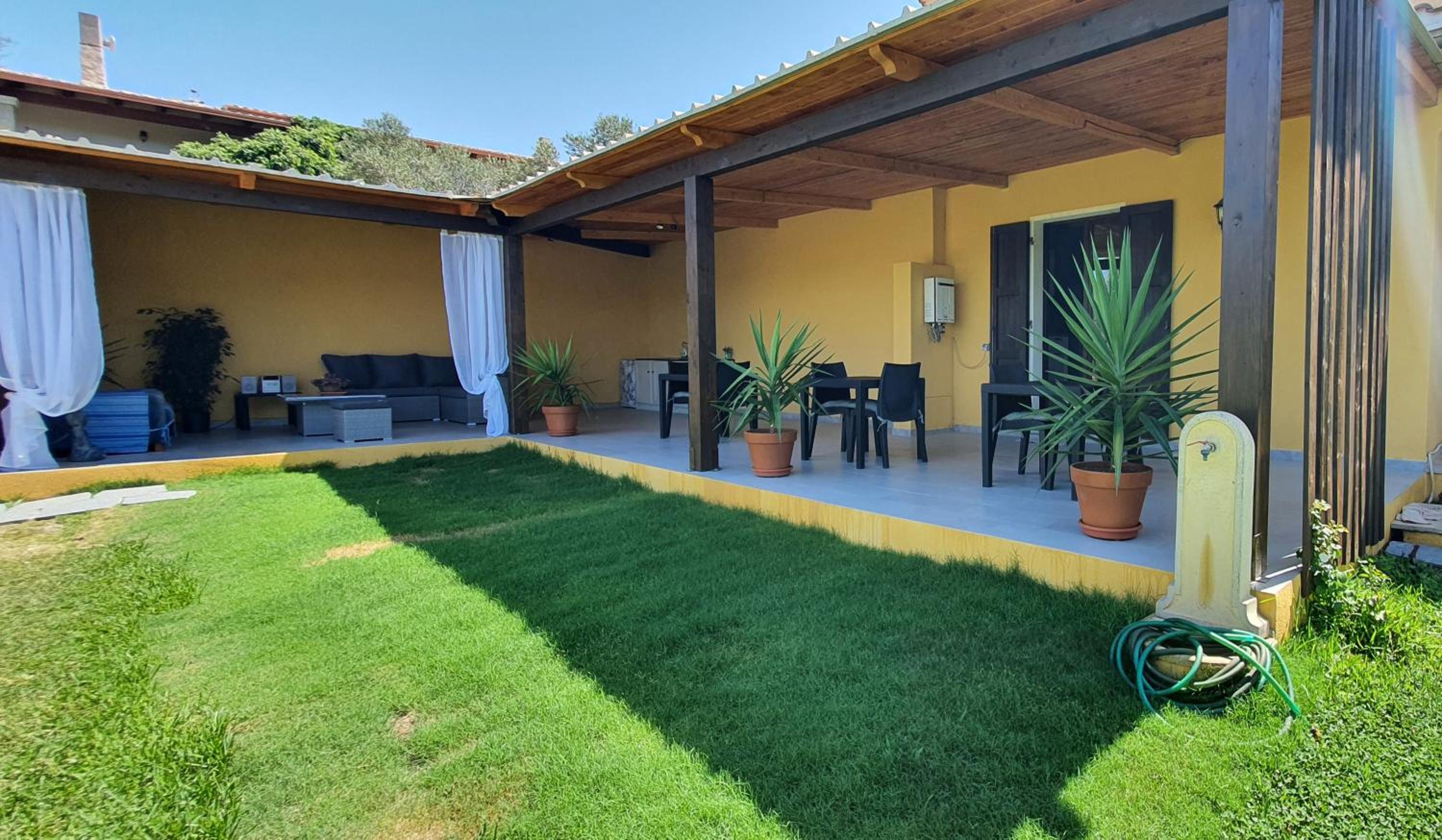 Artemisia bed and breakfast view 5