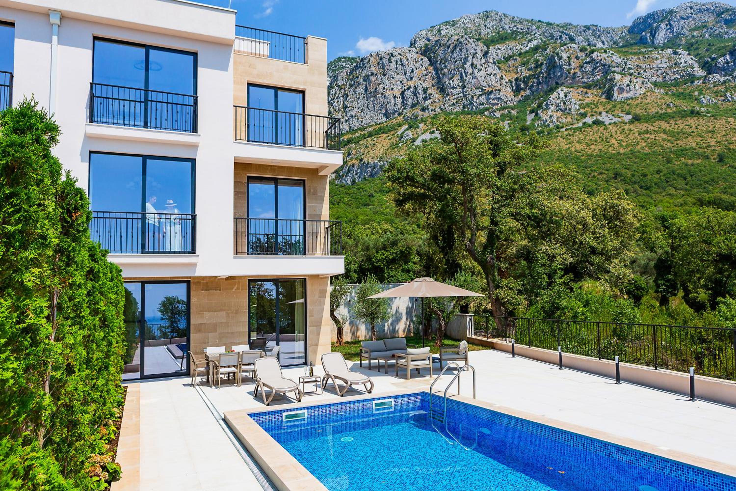 Poljana Olive Homes Pool Residences view 2