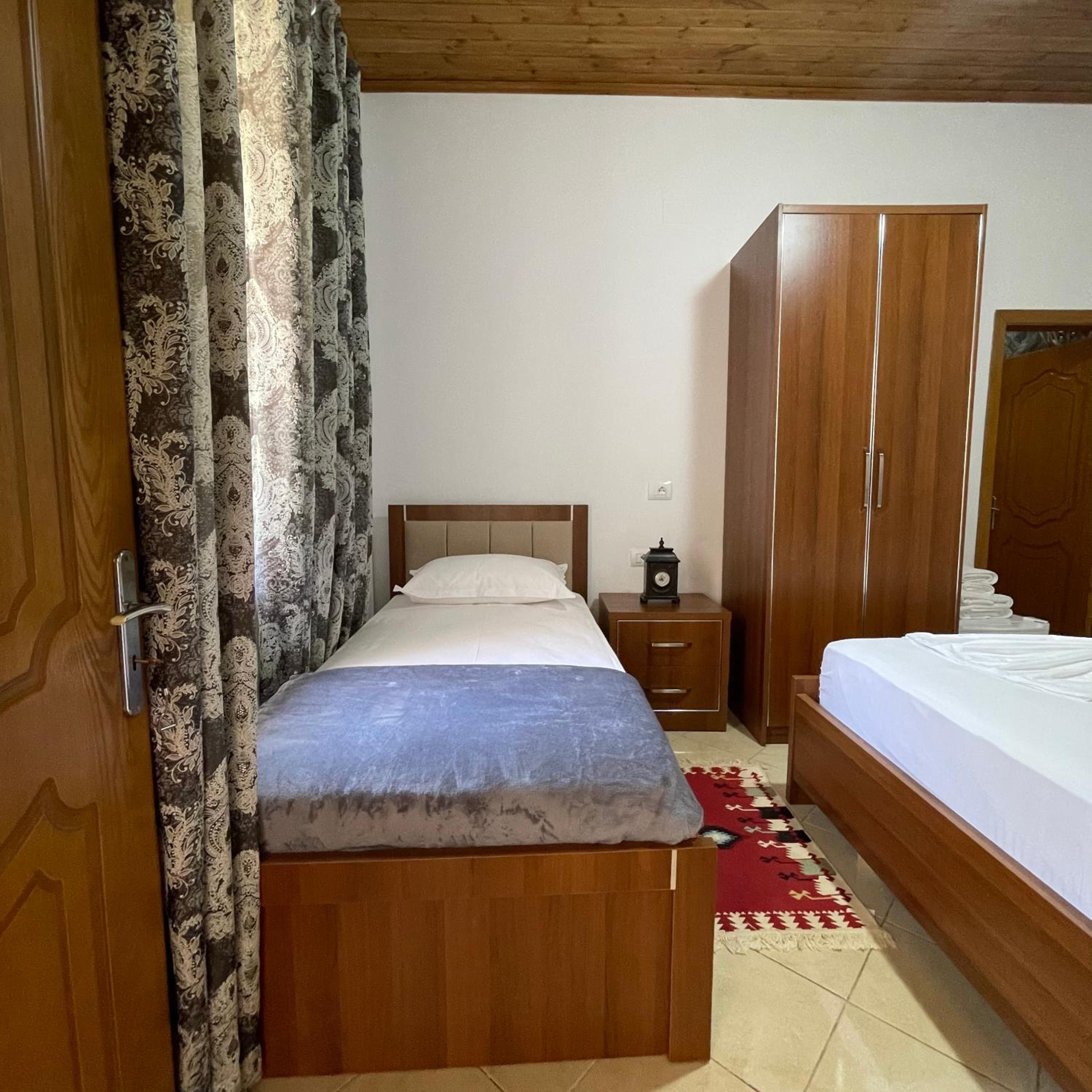 MEROLI Guesthouse - UNESCO quarter