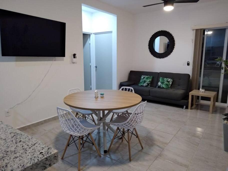 Departamento Bonito y Cómodo con Alberca planta baja view 4
