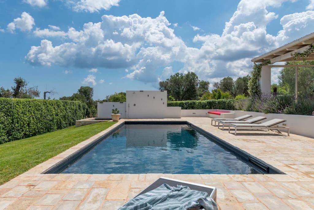 Stunning luxury villa with trullo and sea view photo 2