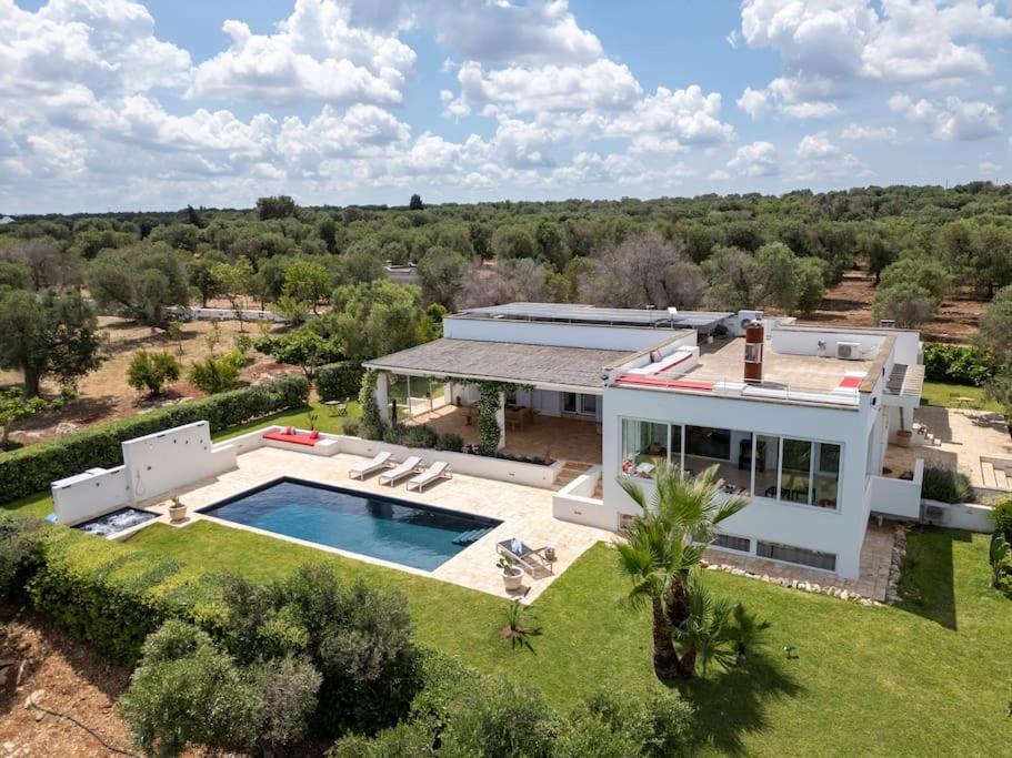 Stunning luxury villa with trullo and sea view photo 3