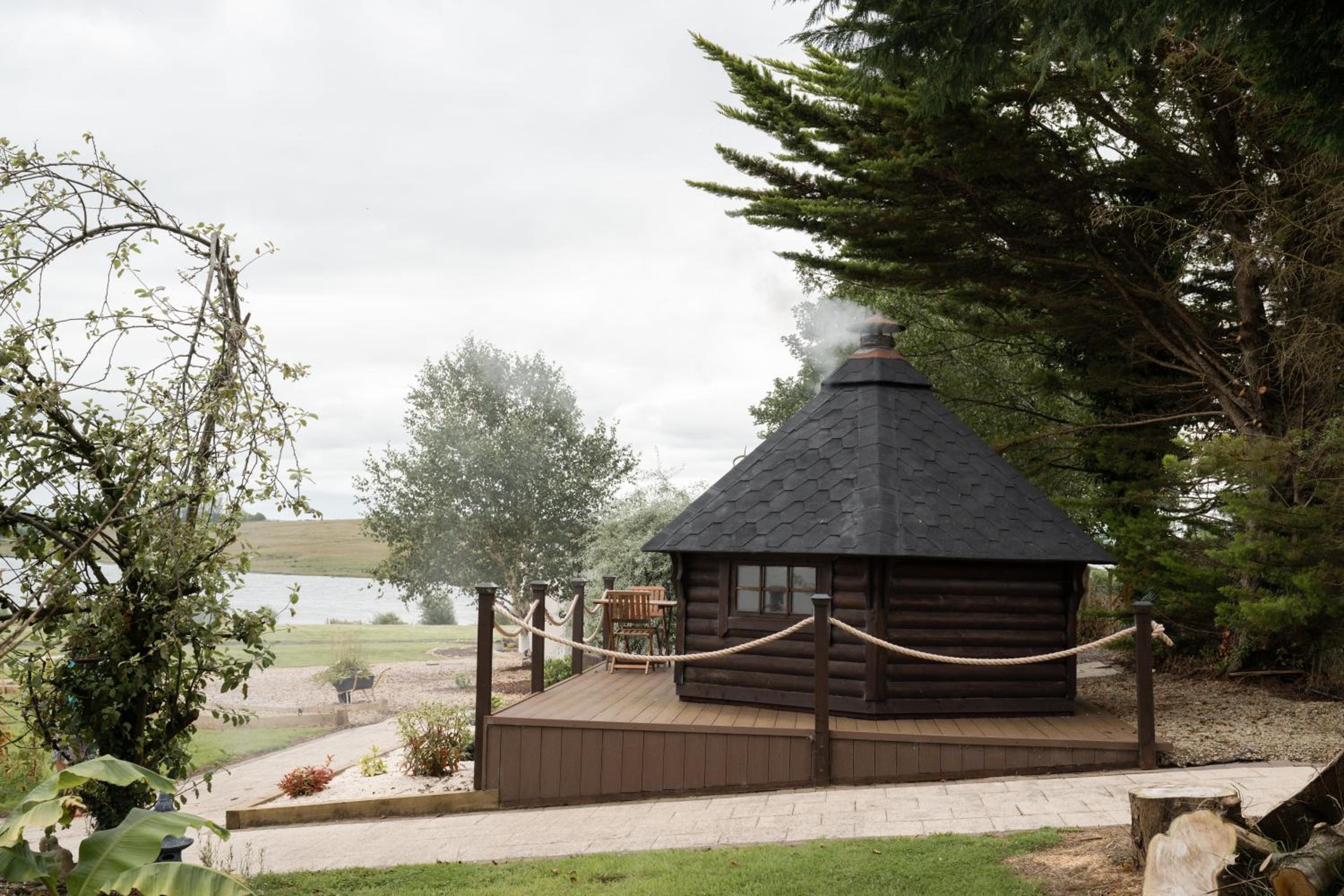 LakEscape - Waterfront Self- Catering Cabins view 2