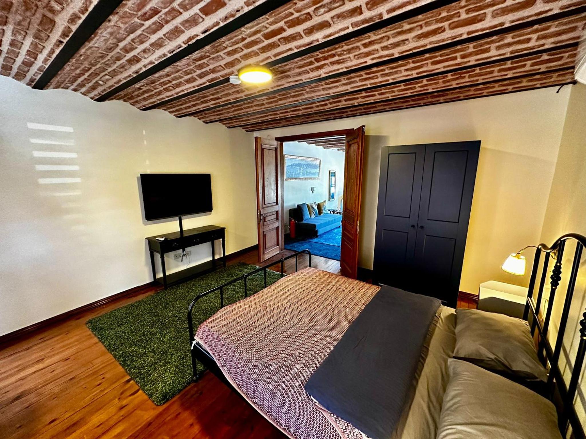 Faro Suites