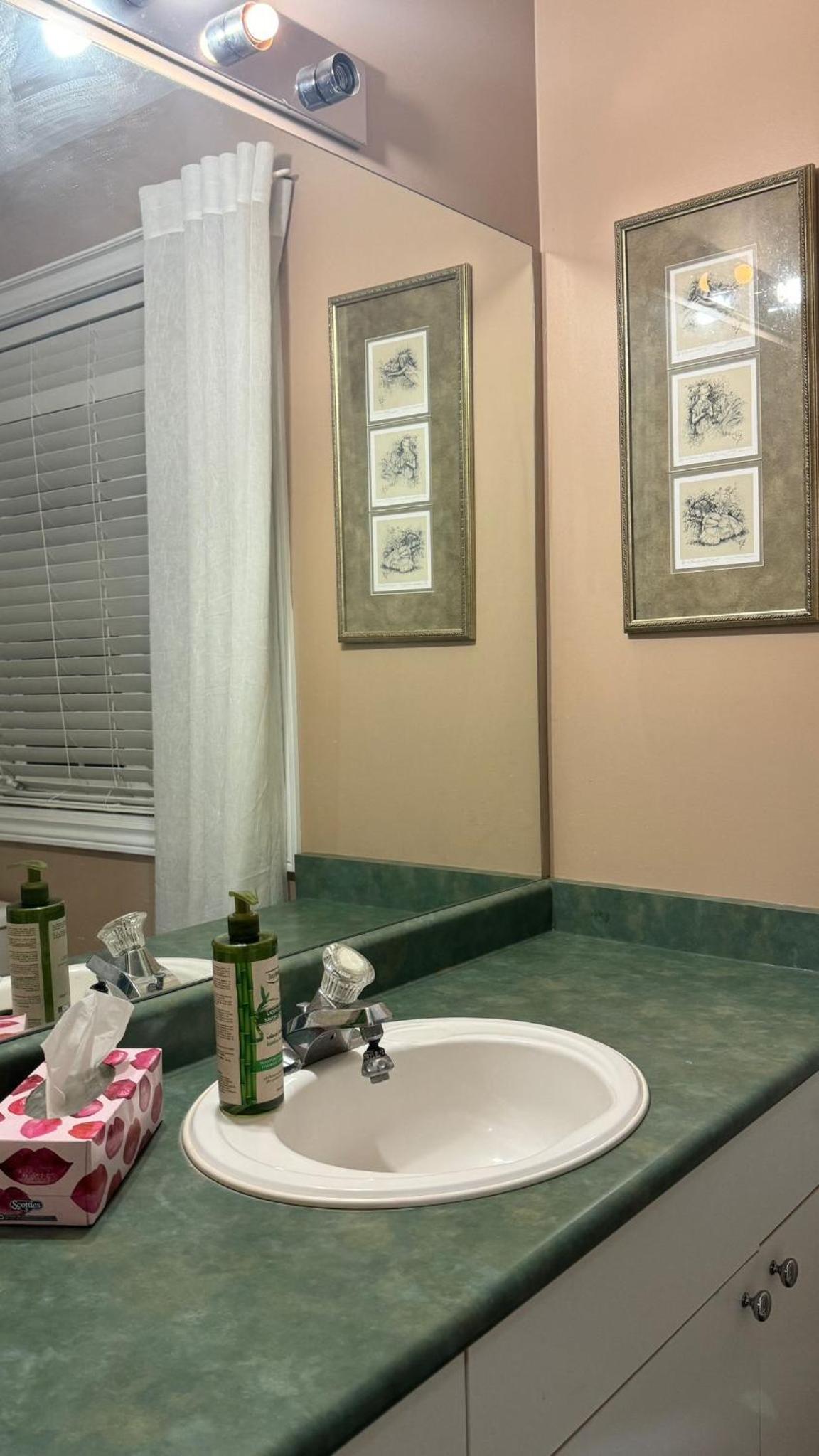 Spacious 4-Bedroom Home in Desirable Barrie Neighborhood