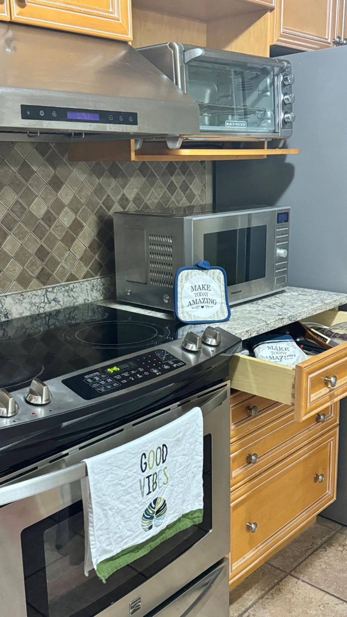 Spacious 4-Bedroom Home in Desirable Barrie Neighborhood