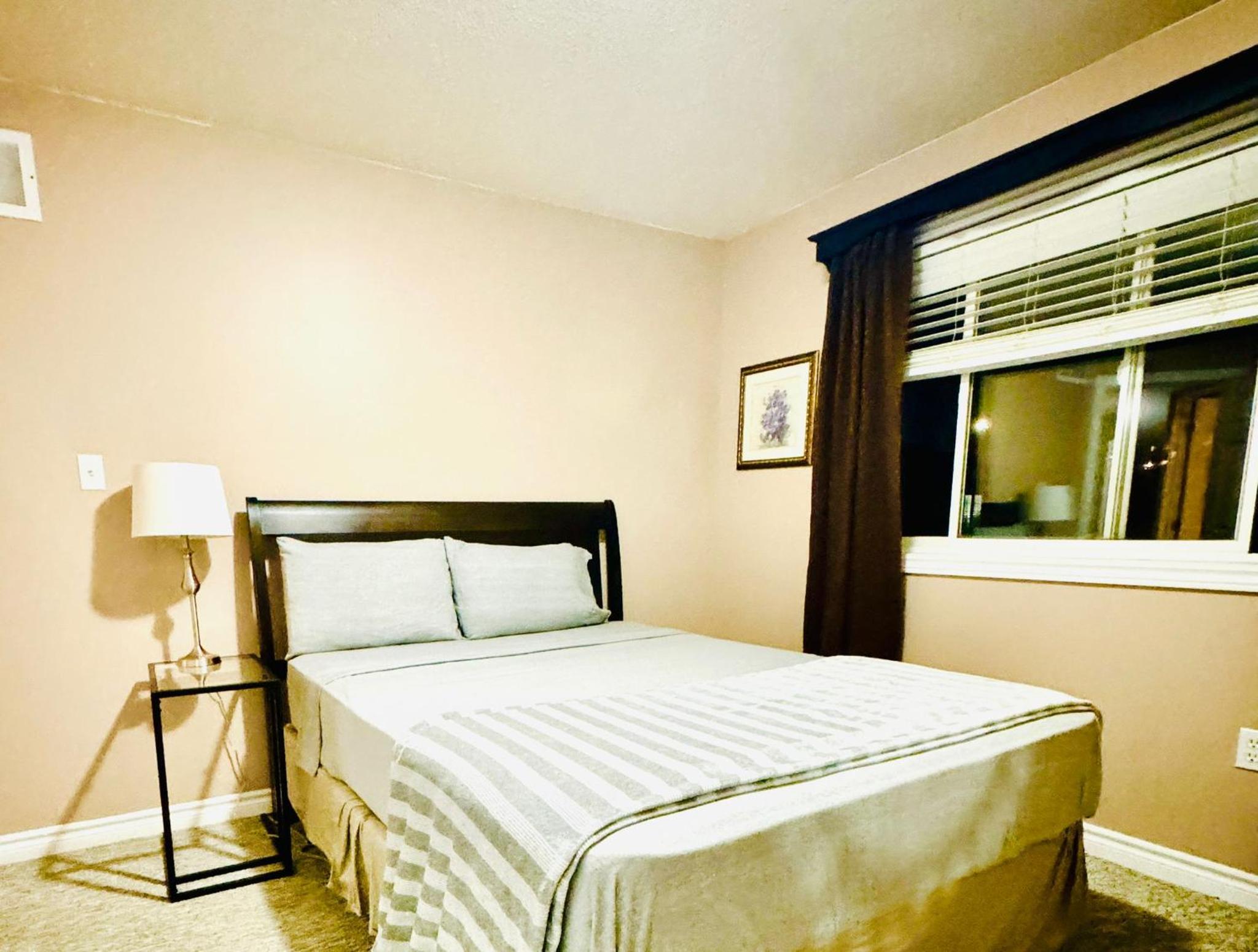 Spacious 4-Bedroom Home in Desirable Barrie Neighborhood