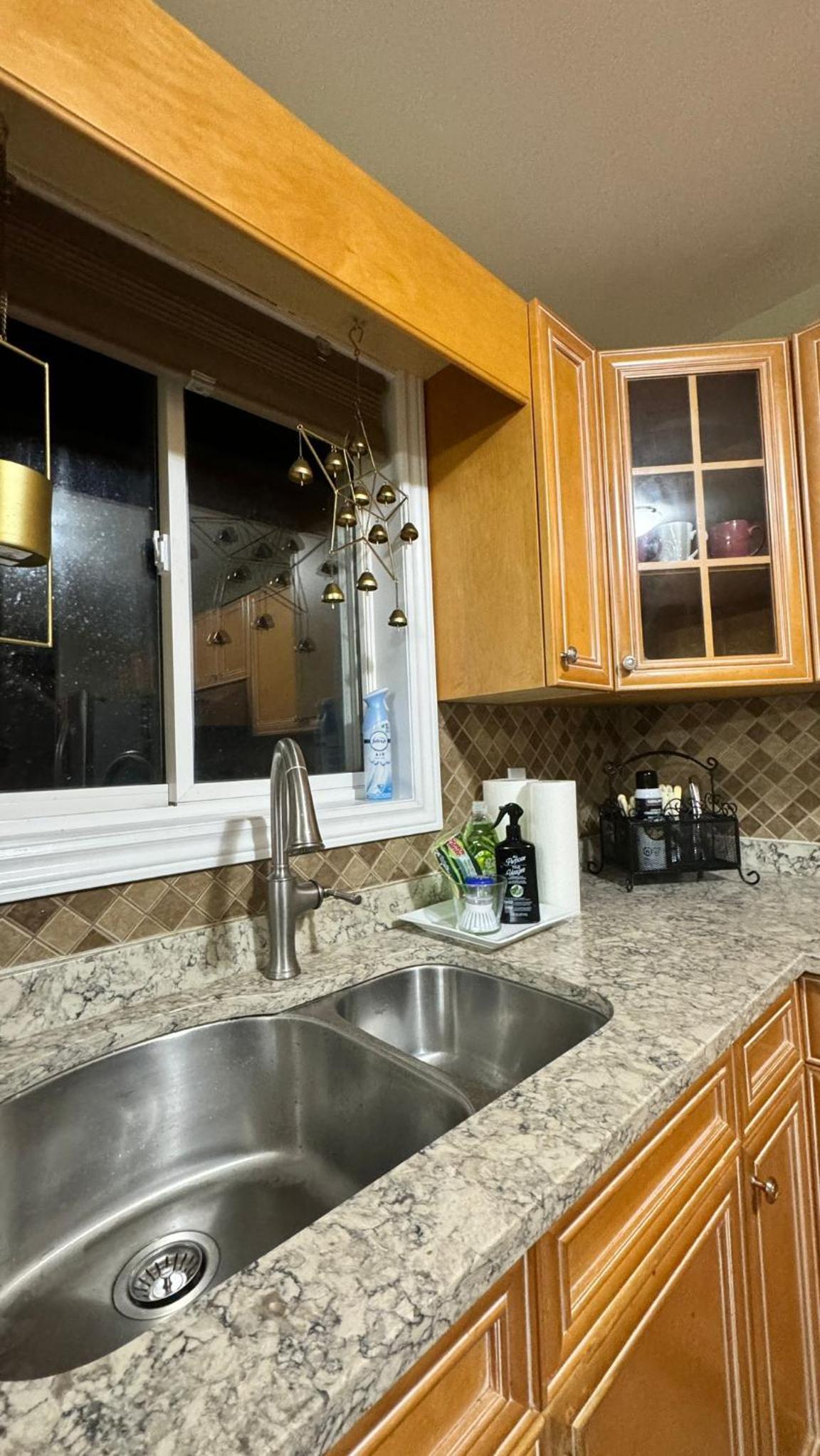 Spacious 4-Bedroom Home in Desirable Barrie Neighborhood