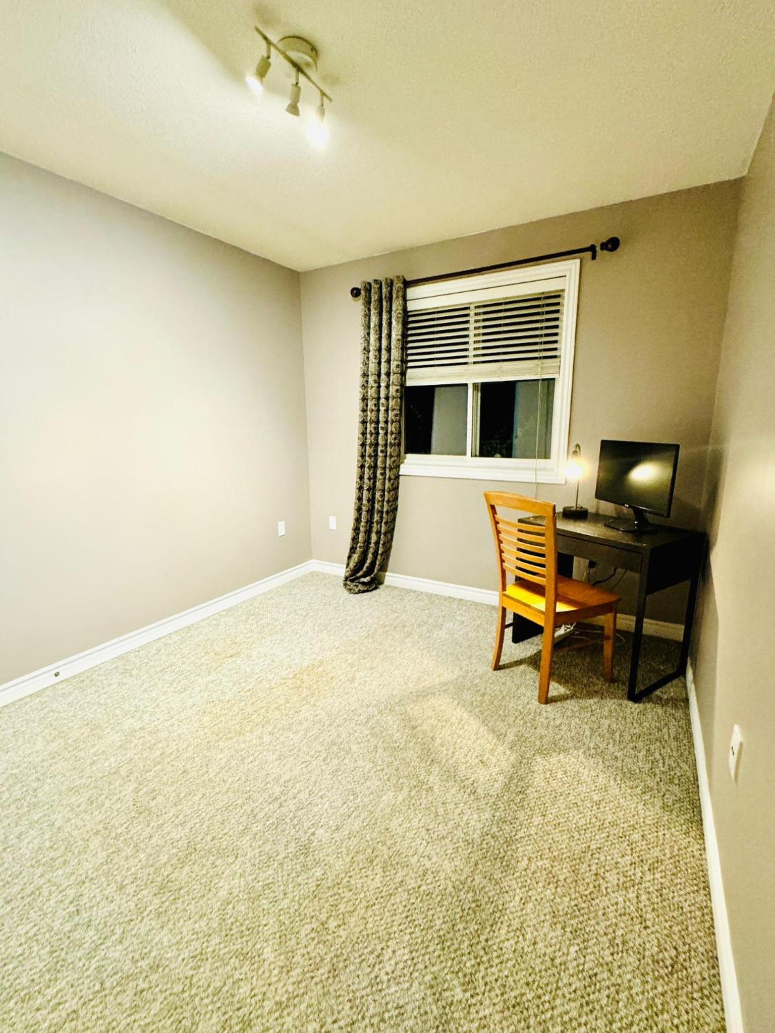 Spacious 4-Bedroom Home in Desirable Barrie Neighborhood
