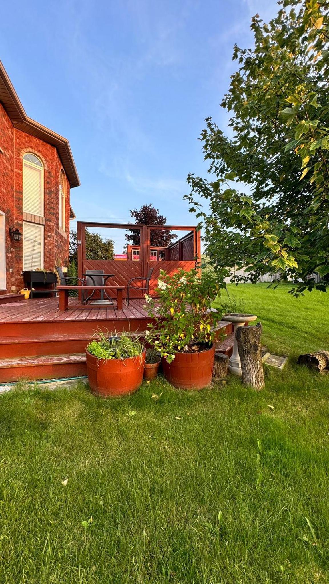 Spacious 4-Bedroom Home in Desirable Barrie Neighborhood