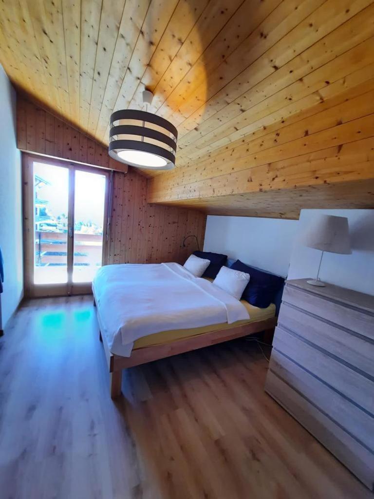 LE TORRENT, duplex au centre, calme avec deux chambres à coucher et terrasse vue montagne pour 4 personnes