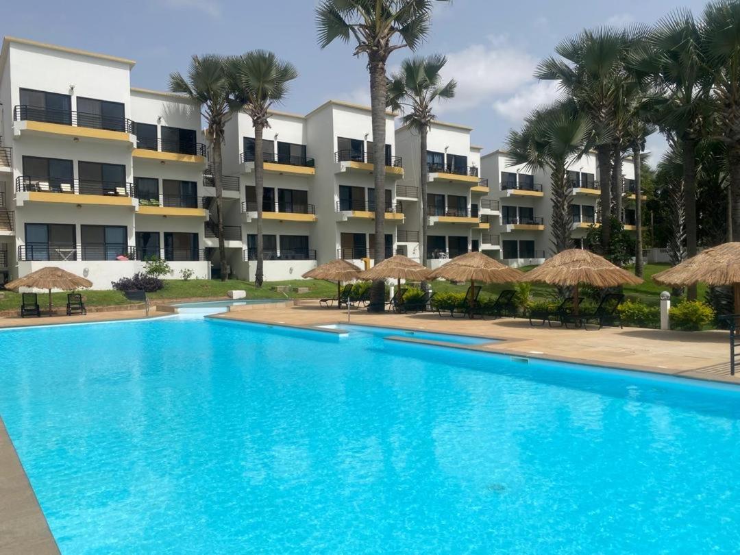 WATERFRONT FLAT