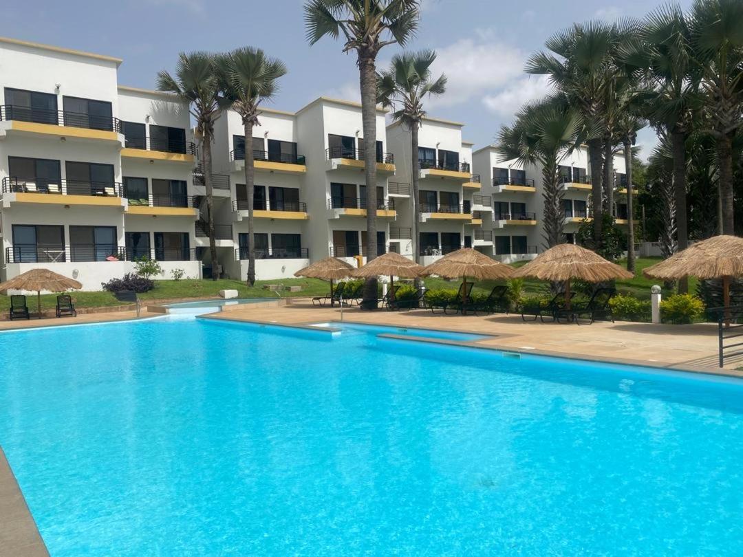 WATERFRONT FLAT