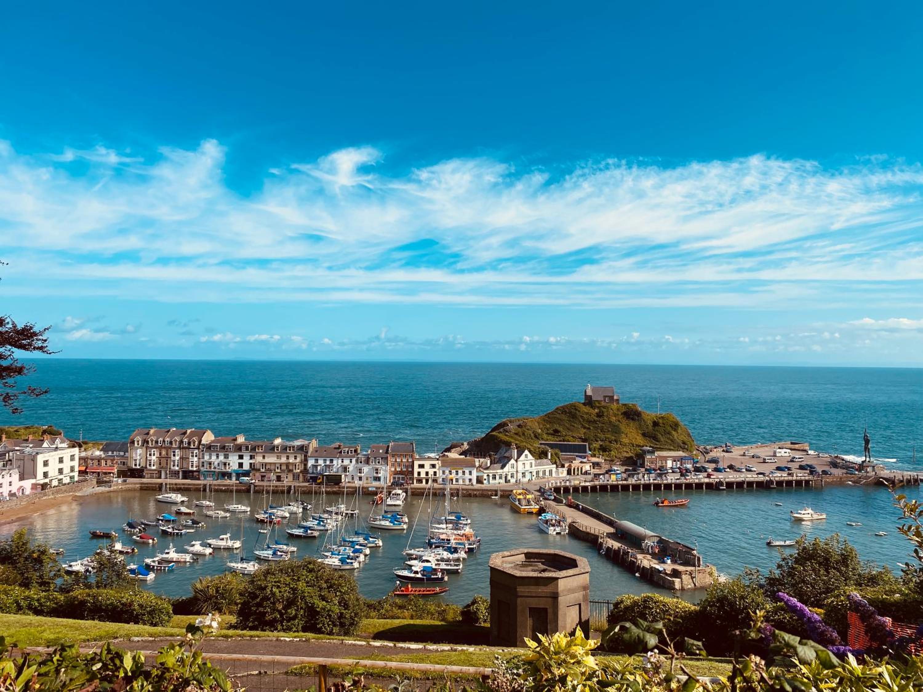 Ocean Terrace, Ilfracombe, 4 bedrooms, Sleeps 8, Stunning Sea Views, Parking, Garden, Pet Friendly view 2